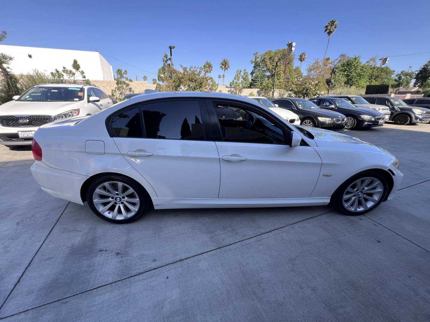 2011 White /Black BMW 3-Series 328i SA SULEV (WBAPH5G55BN) with an 3.0L L6 DOHC 24V engine, Automatic transmission, located at 30 S. Berkeley Avenue, Pasadena, CA, 91107, (626) 248-7567, 34.145447, -118.109398 - Buy Here Pay Here BMW 328i for Sale in Pasadena | 2011 BMW – $500 Down – No Credit Needed Looking to drive a luxury car but worried about your credit? At Crown City Motors in Pasadena, we specialize in helping people with bad credit, no credit, or past financial issues get approved with ease. - Photo#8