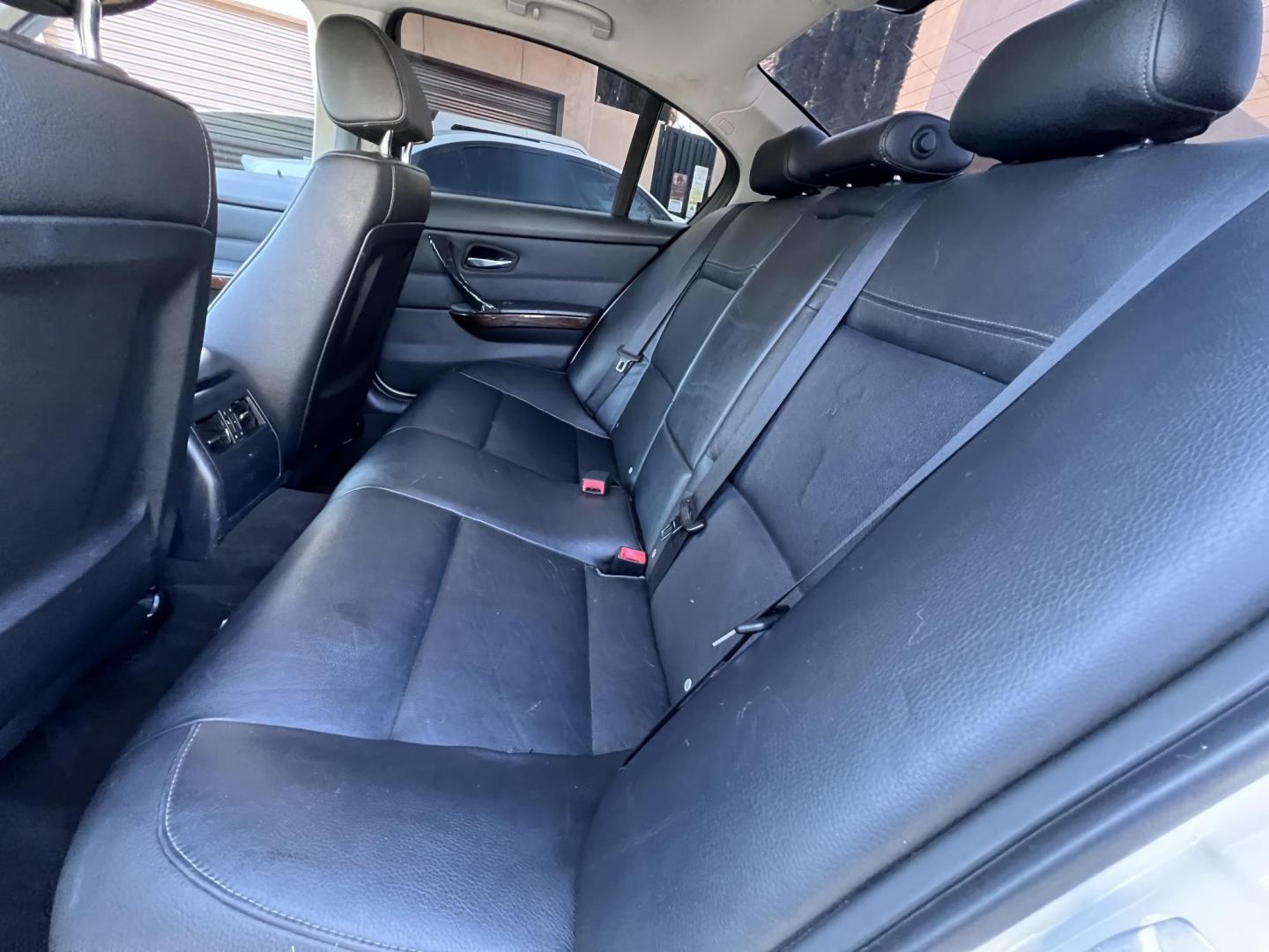 2011 White /Black BMW 3-Series 328i SA SULEV (WBAPH5G55BN) with an 3.0L L6 DOHC 24V engine, Automatic transmission, located at 30 S. Berkeley Avenue, Pasadena, CA, 91107, (626) 248-7567, 34.145447, -118.109398 - Buy Here Pay Here BMW 328i for Sale in Pasadena | 2011 BMW – $500 Down – No Credit Needed Looking to drive a luxury car but worried about your credit? At Crown City Motors in Pasadena, we specialize in helping people with bad credit, no credit, or past financial issues get approved with ease. - Photo#20