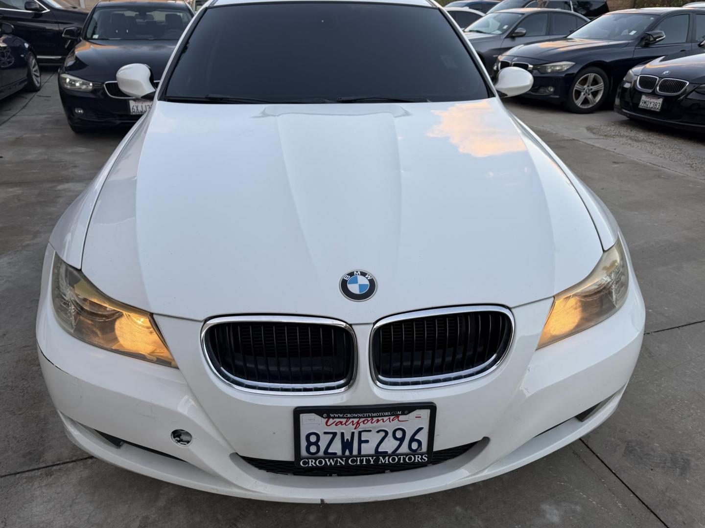 2011 White /Black BMW 3-Series 328i SA SULEV (WBAPH5G55BN) with an 3.0L L6 DOHC 24V engine, Automatic transmission, located at 30 S. Berkeley Avenue, Pasadena, CA, 91107, (626) 248-7567, 34.145447, -118.109398 - Buy Here Pay Here BMW 328i for Sale in Pasadena | 2011 BMW – $500 Down – No Credit Needed Looking to drive a luxury car but worried about your credit? At Crown City Motors in Pasadena, we specialize in helping people with bad credit, no credit, or past financial issues get approved with ease. - Photo#28