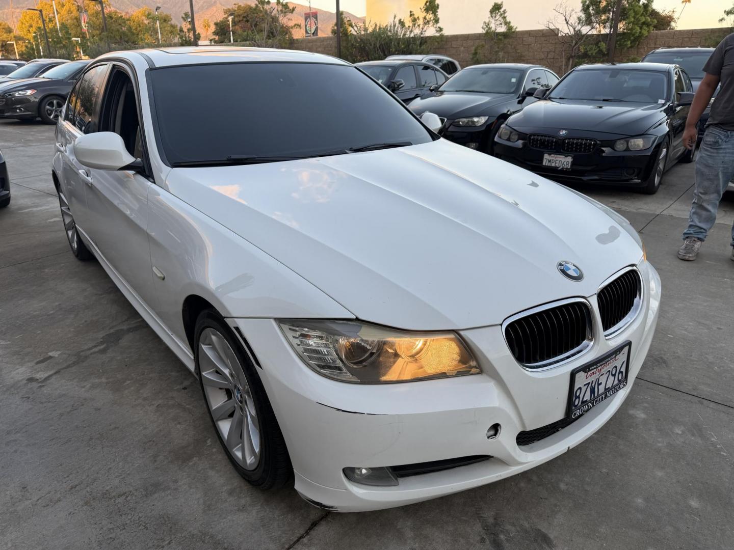 2011 White /Black BMW 3-Series 328i SA SULEV (WBAPH5G55BN) with an 3.0L L6 DOHC 24V engine, Automatic transmission, located at 30 S. Berkeley Avenue, Pasadena, CA, 91107, (626) 248-7567, 34.145447, -118.109398 - Buy Here Pay Here BMW 328i for Sale in Pasadena | 2011 BMW – $500 Down – No Credit Needed Looking to drive a luxury car but worried about your credit? At Crown City Motors in Pasadena, we specialize in helping people with bad credit, no credit, or past financial issues get approved with ease. - Photo#29