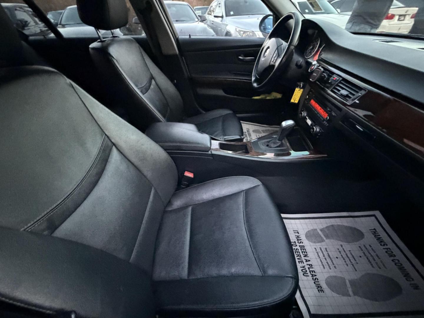 2011 White /Black BMW 3-Series 328i SA SULEV (WBAPH5G55BN) with an 3.0L L6 DOHC 24V engine, Automatic transmission, located at 30 S. Berkeley Avenue, Pasadena, CA, 91107, (626) 248-7567, 34.145447, -118.109398 - Buy Here Pay Here BMW 328i for Sale in Pasadena | 2011 BMW – $500 Down – No Credit Needed Looking to drive a luxury car but worried about your credit? At Crown City Motors in Pasadena, we specialize in helping people with bad credit, no credit, or past financial issues get approved with ease. - Photo#36