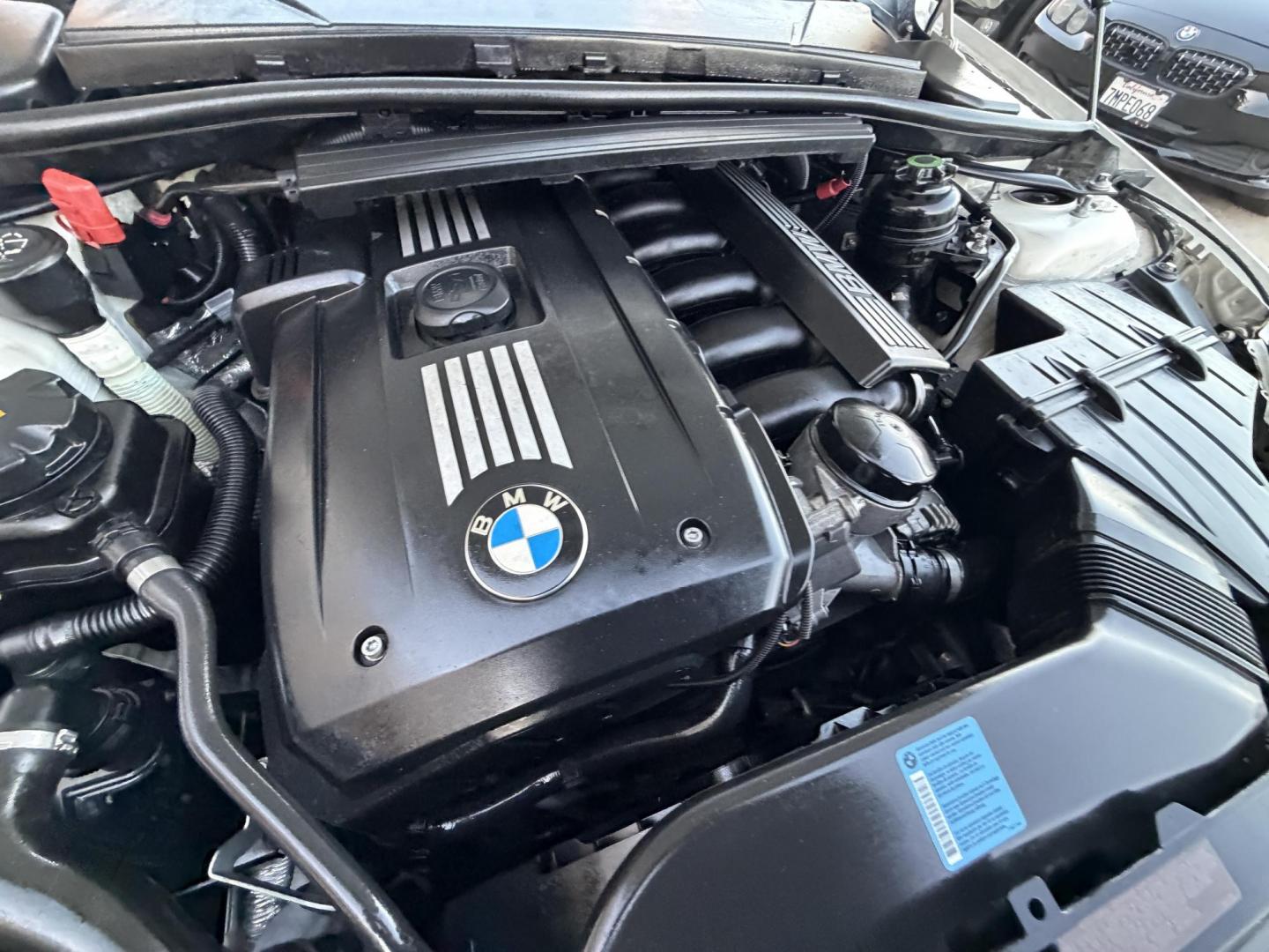 2011 White /Black BMW 3-Series 328i SA SULEV (WBAPH5G55BN) with an 3.0L L6 DOHC 24V engine, Automatic transmission, located at 30 S. Berkeley Avenue, Pasadena, CA, 91107, (626) 248-7567, 34.145447, -118.109398 - Buy Here Pay Here BMW 328i for Sale in Pasadena | 2011 BMW – $500 Down – No Credit Needed Looking to drive a luxury car but worried about your credit? At Crown City Motors in Pasadena, we specialize in helping people with bad credit, no credit, or past financial issues get approved with ease. - Photo#42