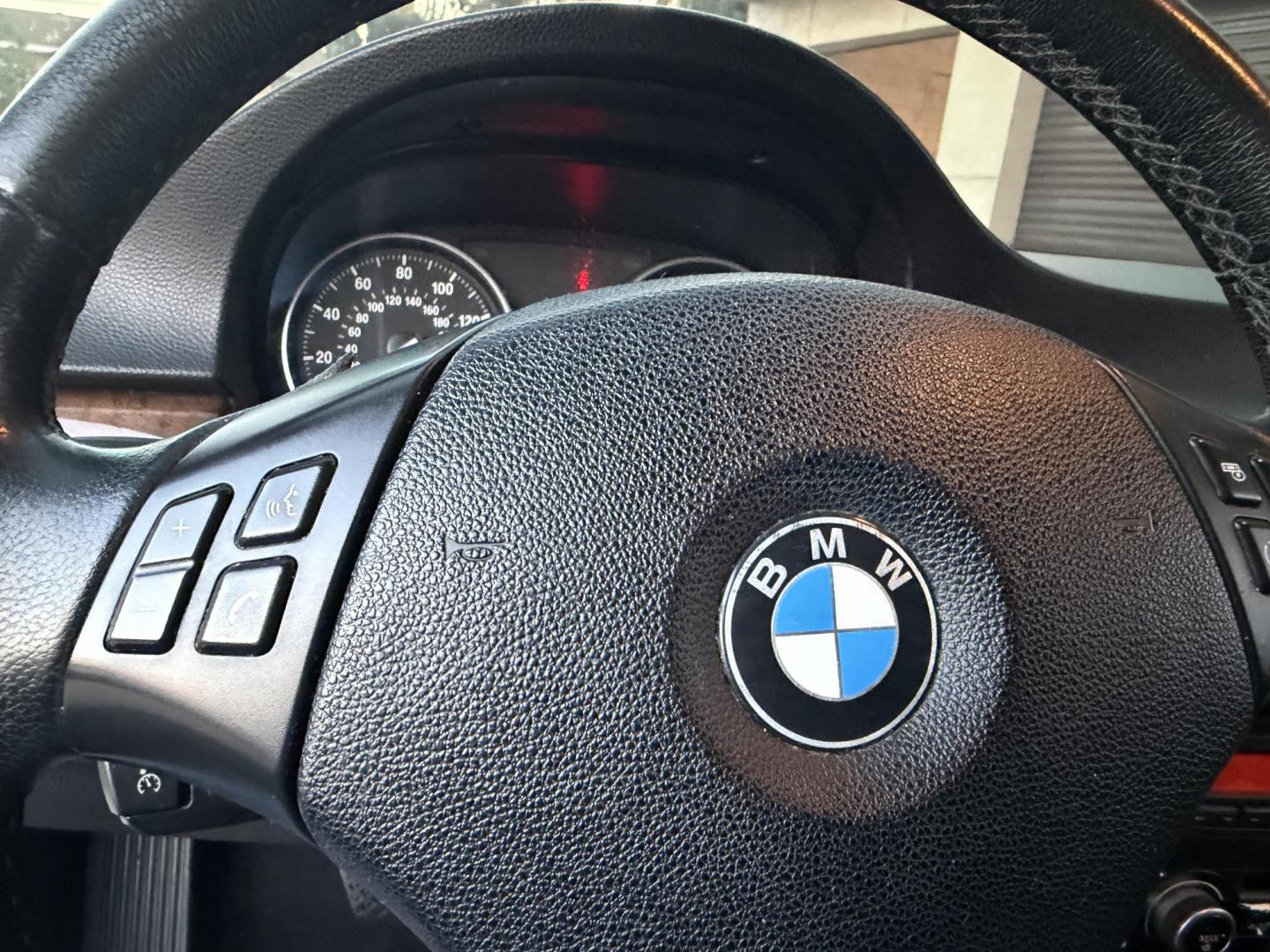 2011 White /Black BMW 3-Series 328i SA SULEV (WBAPH5G55BN) with an 3.0L L6 DOHC 24V engine, Automatic transmission, located at 30 S. Berkeley Avenue, Pasadena, CA, 91107, (626) 248-7567, 34.145447, -118.109398 - Buy Here Pay Here BMW 328i for Sale in Pasadena | 2011 BMW – $500 Down – No Credit Needed Looking to drive a luxury car but worried about your credit? At Crown City Motors in Pasadena, we specialize in helping people with bad credit, no credit, or past financial issues get approved with ease. - Photo#45