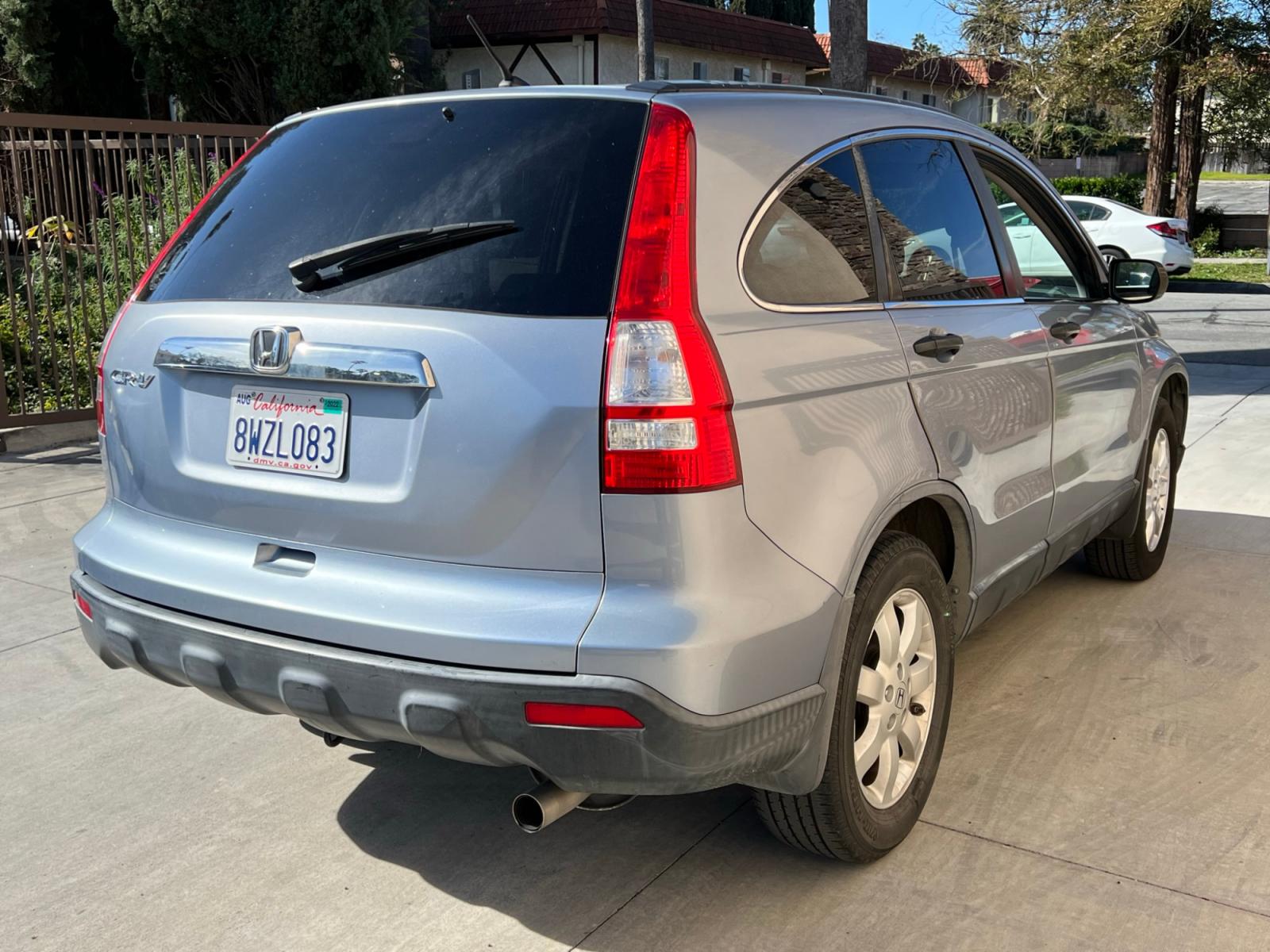 2009 /GRAY Honda CR-V EX 2WD 5-Speed AT (JHLRE38509C) with an 2.4L L4 DOHC 16V engine, 5-Speed Automatic transmission, located at 30 S. Berkeley Avenue, Pasadena, CA, 91107, (626) 248-7567, 34.145447, -118.109398 - Photo #4