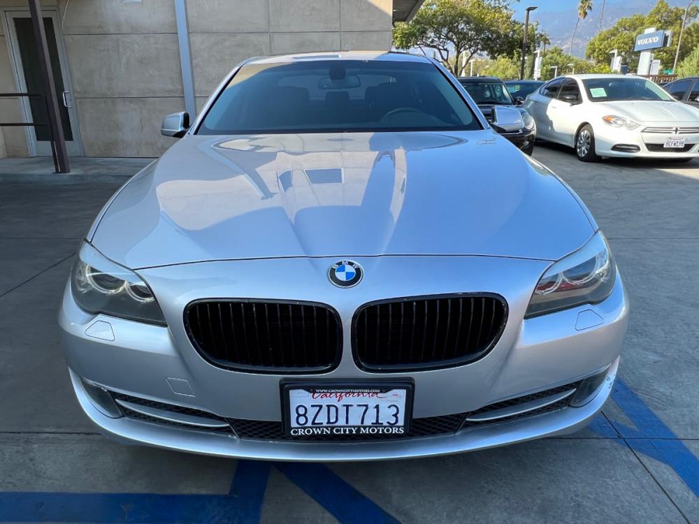 2011 /BLACK BMW 5-Series 528i (WBAFR1C54BC) with an 3.0L L6 DOHC 24V engine, 6-Speed Automatic transmission, located at 30 S. Berkeley Avenue, Pasadena, CA, 91107, (626) 248-7567, 34.145447, -118.109398 - Navigation! Leather Seats! Moonroof! This 2011 BMW 5-Series 528i looks and drives Well! Bad Credit? We can help! We are the bank. All our cars are thoroughly inspected and reconditioned by our technicians. FREE CARFAX report. Stop by or call to speak with our friendly staff. Whether you have bad cre - Photo #7