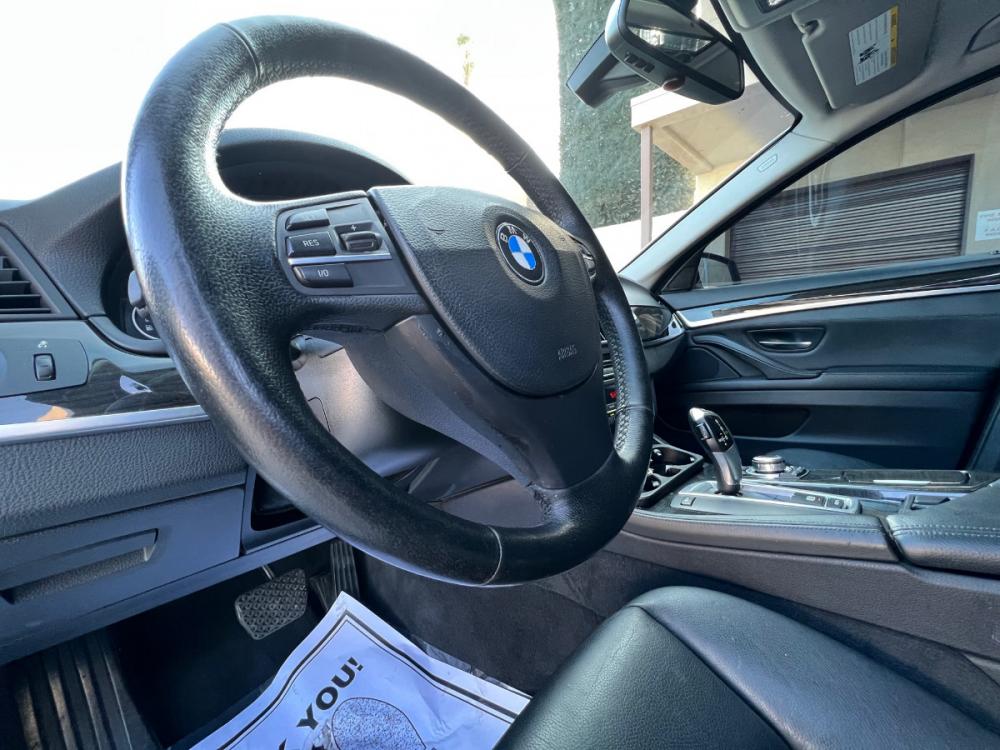 2011 /BLACK BMW 5-Series 528i (WBAFR1C54BC) with an 3.0L L6 DOHC 24V engine, 6-Speed Automatic transmission, located at 30 S. Berkeley Avenue, Pasadena, CA, 91107, (626) 248-7567, 34.145447, -118.109398 - Navigation! Leather Seats! Moonroof! This 2011 BMW 5-Series 528i looks and drives Well! Bad Credit? We can help! We are the bank. All our cars are thoroughly inspected and reconditioned by our technicians. FREE CARFAX report. Stop by or call to speak with our friendly staff. Whether you have bad cre - Photo #9