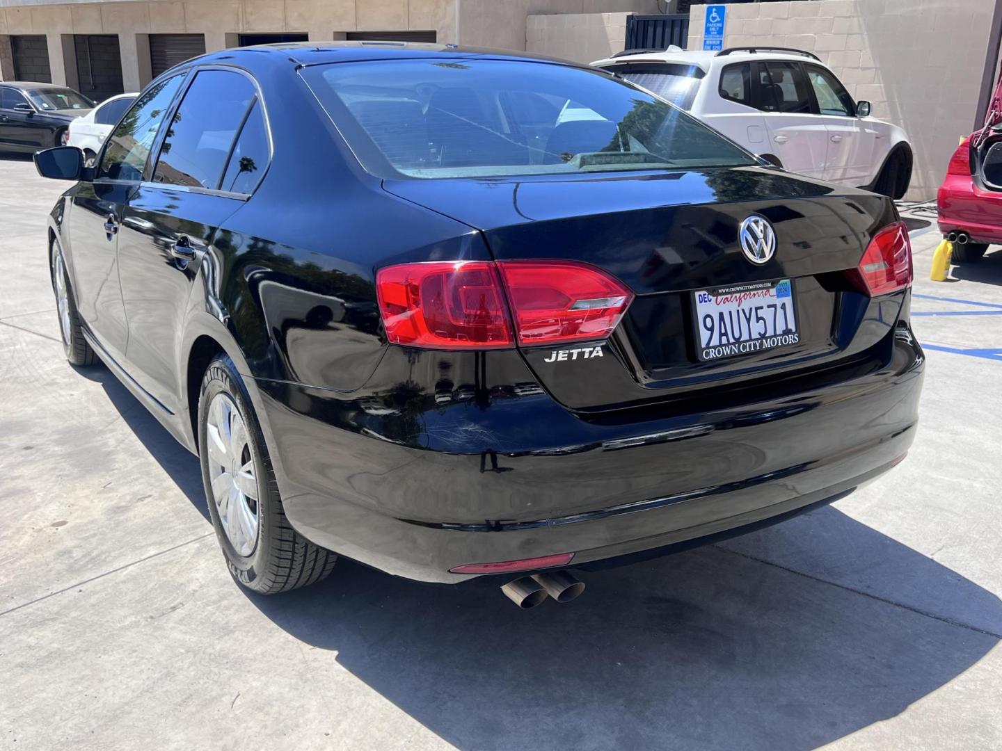 2013 Black /Black Volkswagen Jetta S (3VW2K7AJXDM) with an 2.0L L4 DOHC 20V engine, Automatic transmission, located at 30 S. Berkeley Avenue, Pasadena, CA, 91107, (626) 248-7567, 34.145447, -118.109398 - 2013 Volkswagen Jetta S – Buy Here Pay Here – Easy Financing in Pasadena, CA Looking for a reliable, stylish, and fuel-efficient sedan that won’t break the bank? This 2013 Volkswagen Jetta S is the perfect choice for drivers in Pasadena and the surrounding Los Angeles area who want dependable - Photo#4