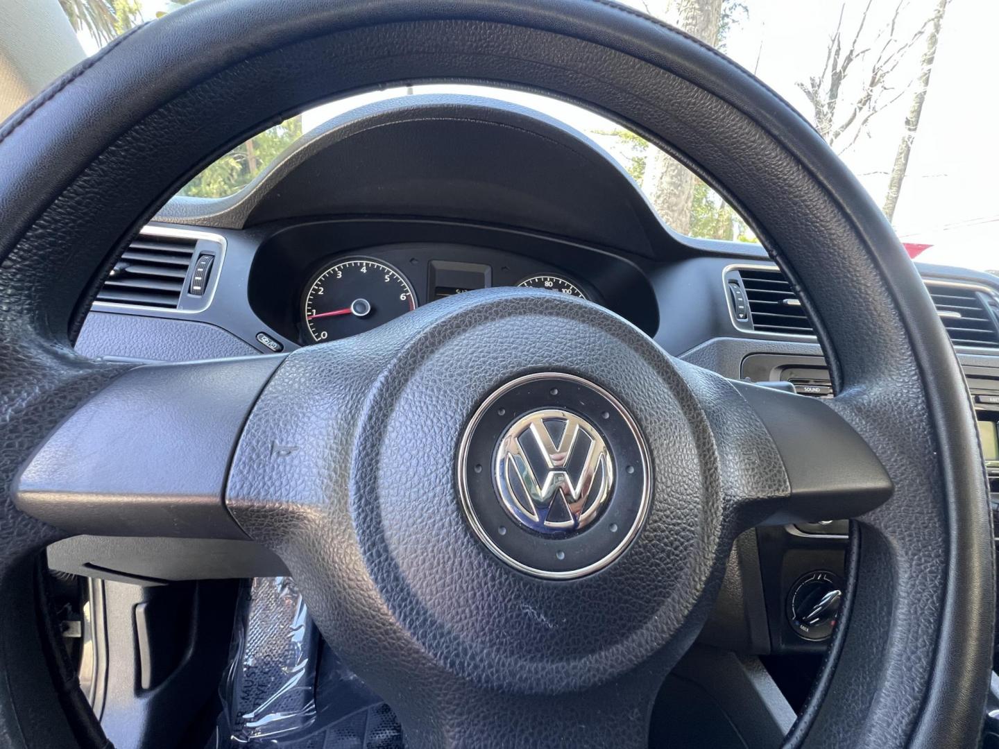 2013 Black /Black Volkswagen Jetta S (3VW2K7AJXDM) with an 2.0L L4 DOHC 20V engine, Automatic transmission, located at 30 S. Berkeley Avenue, Pasadena, CA, 91107, (626) 248-7567, 34.145447, -118.109398 - 2013 Volkswagen Jetta S – Buy Here Pay Here – Easy Financing in Pasadena, CA Looking for a reliable, stylish, and fuel-efficient sedan that won’t break the bank? This 2013 Volkswagen Jetta S is the perfect choice for drivers in Pasadena and the surrounding Los Angeles area who want dependable - Photo#20