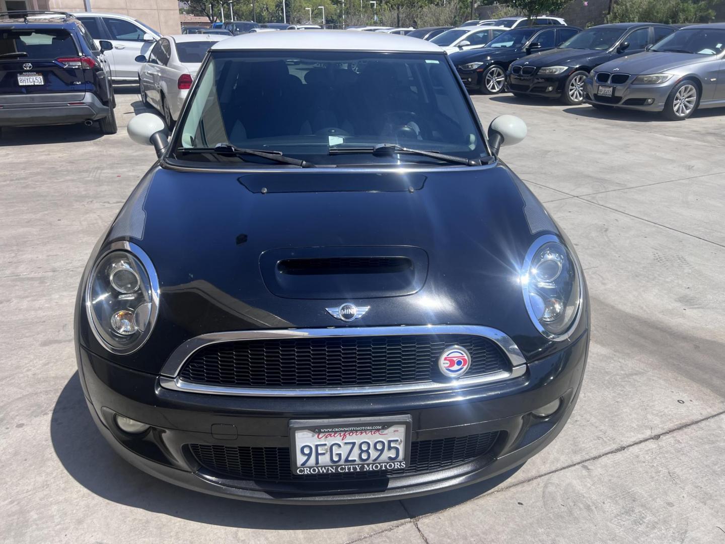 2010 Jet Black /BLACK Mini Cooper S (WMWMF7C52AT) with an 1.6L L4 DOHC 16V TURBO engine, AUTOMATIC transmission, located at 30 S. Berkeley Avenue, Pasadena, CA, 91107, (626) 248-7567, 34.145447, -118.109398 - New Tires! Nice Interior! Great MPG! Looks and drives well. Bad credit? We can help! We are the bank. All our cars are thoroughly inspected and reconditioned by our technicians. FREE CARFAX report. Stop by or call to speak with our friendly staff. Whether you have bad credit, no credit, bankruptcy - Photo#12