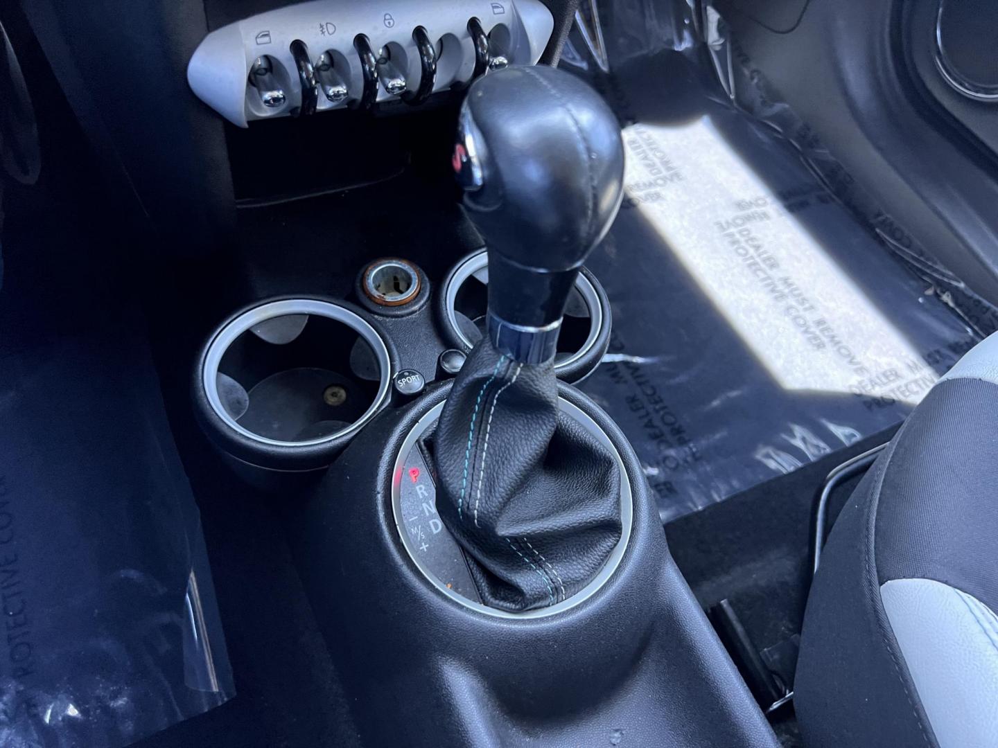 2010 Jet Black /BLACK Mini Cooper S (WMWMF7C52AT) with an 1.6L L4 DOHC 16V TURBO engine, AUTOMATIC transmission, located at 30 S. Berkeley Avenue, Pasadena, CA, 91107, (626) 248-7567, 34.145447, -118.109398 - New Tires! Nice Interior! Great MPG! Looks and drives well. Bad credit? We can help! We are the bank. All our cars are thoroughly inspected and reconditioned by our technicians. FREE CARFAX report. Stop by or call to speak with our friendly staff. Whether you have bad credit, no credit, bankruptcy - Photo#23