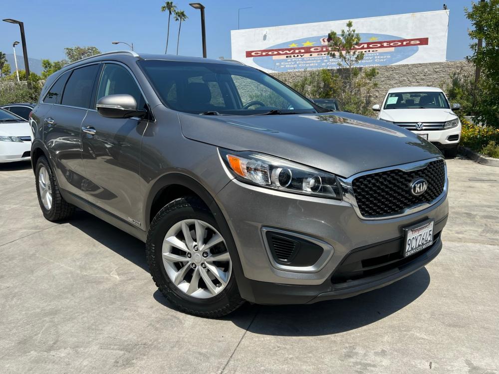 2016 Gray /BLACK Kia Sorento LX V6 AWD (5XYPGDA53GG) with an 3.3L V6 DOHC 24V engine, 6-Speed Automatic transmission, located at 30 S. Berkeley Avenue, Pasadena, CA, 91107, (626) 248-7567, 34.145447, -118.109398 - Low miles, nice interior, and new tires! Bad credit? We can help! We are the bank. All our cars are thoroughly inspected and reconditioned by our technicians. FREE CARFAX report. Stop by or call to speak with our friendly staff. Whether you have bad credit, no credit, bankruptcy, or repossession, w - Photo #5