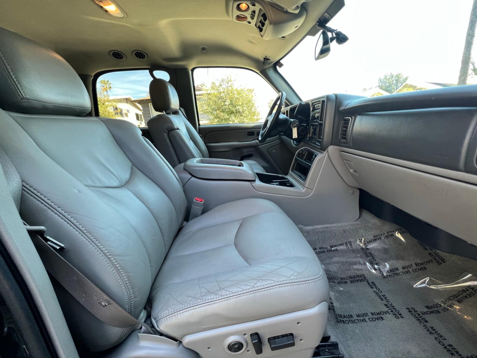 2004 /Grey GMC Yukon 2WD (1GKEC13T24R) with an 5.3L V8 OHV 16V engine, 4-Speed Automatic Overdrive transmission, located at 30 S. Berkeley Avenue, Pasadena, CA, 91107, (626) 248-7567, 34.145447, -118.109398 - This GMC Yukon drives really well and come with Dealer Limited Warranty for 30 days of 1000 miles, which ever comes first. Bad credit? We can help! We are the bank. All our cars are thoroughly inspected and reconditioned by our technicians. FREE CARFAX report. Stop by or call to speak with our frie - Photo #13