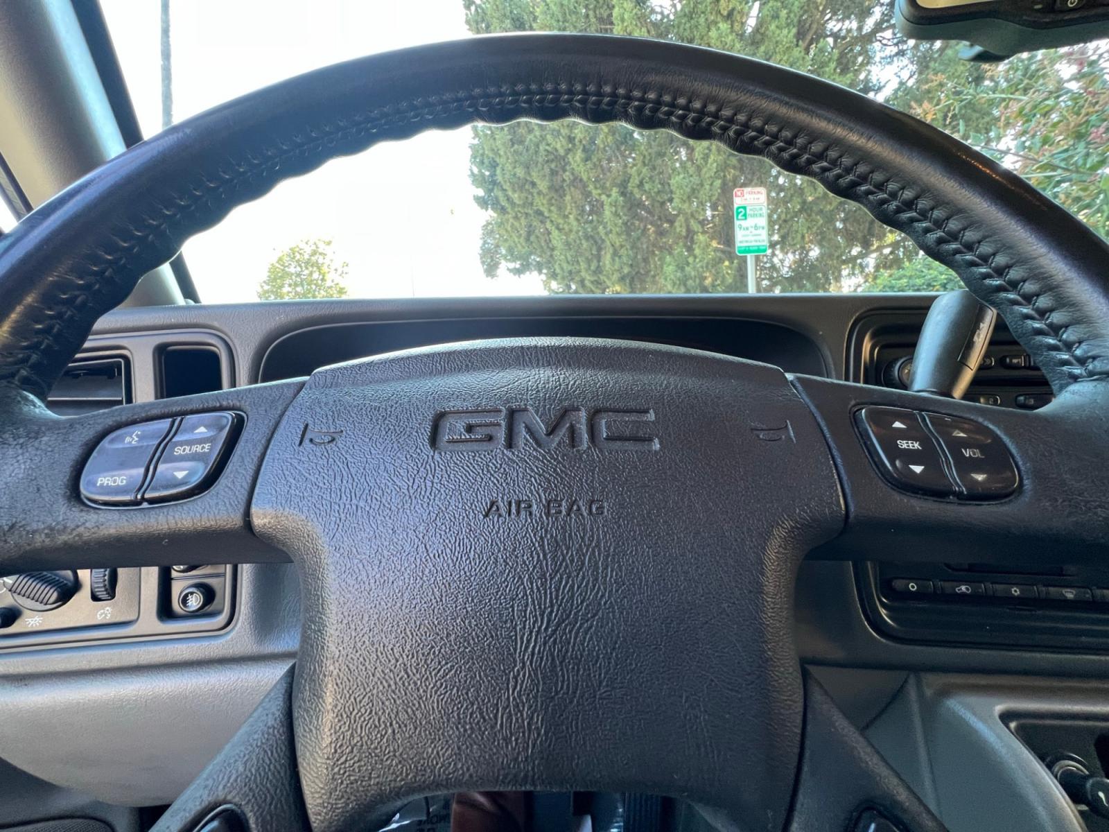 2004 /Grey GMC Yukon 2WD (1GKEC13T24R) with an 5.3L V8 OHV 16V engine, 4-Speed Automatic Overdrive transmission, located at 30 S. Berkeley Avenue, Pasadena, CA, 91107, (626) 248-7567, 34.145447, -118.109398 - This GMC Yukon drives really well and come with Dealer Limited Warranty for 30 days of 1000 miles, which ever comes first. Bad credit? We can help! We are the bank. All our cars are thoroughly inspected and reconditioned by our technicians. FREE CARFAX report. Stop by or call to speak with our frie - Photo #18