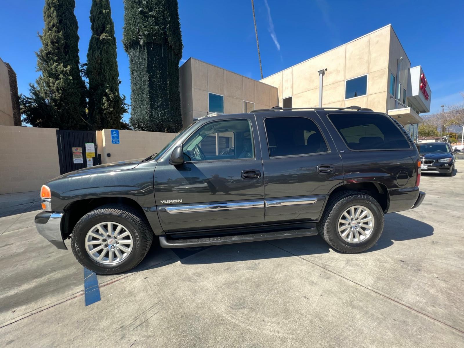 2004 /Grey GMC Yukon 2WD (1GKEC13T24R) with an 5.3L V8 OHV 16V engine, 4-Speed Automatic Overdrive transmission, located at 30 S. Berkeley Avenue, Pasadena, CA, 91107, (626) 248-7567, 34.145447, -118.109398 - This GMC Yukon drives really well and come with Dealer Limited Warranty for 30 days of 1000 miles, which ever comes first. Bad credit? We can help! We are the bank. All our cars are thoroughly inspected and reconditioned by our technicians. FREE CARFAX report. Stop by or call to speak with our frie - Photo #1