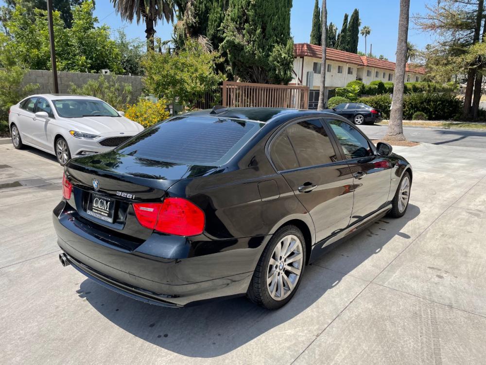 2011 /BLACK BMW 3-Series 328i SA SULEV (WBAPH5G56BN) with an 3.0L L6 DOHC 24V engine, Automatic w/Steptronic transmission, located at 30 S. Berkeley Avenue, Pasadena, CA, 91107, (626) 248-7567, 34.145447, -118.109398 - Photo #3