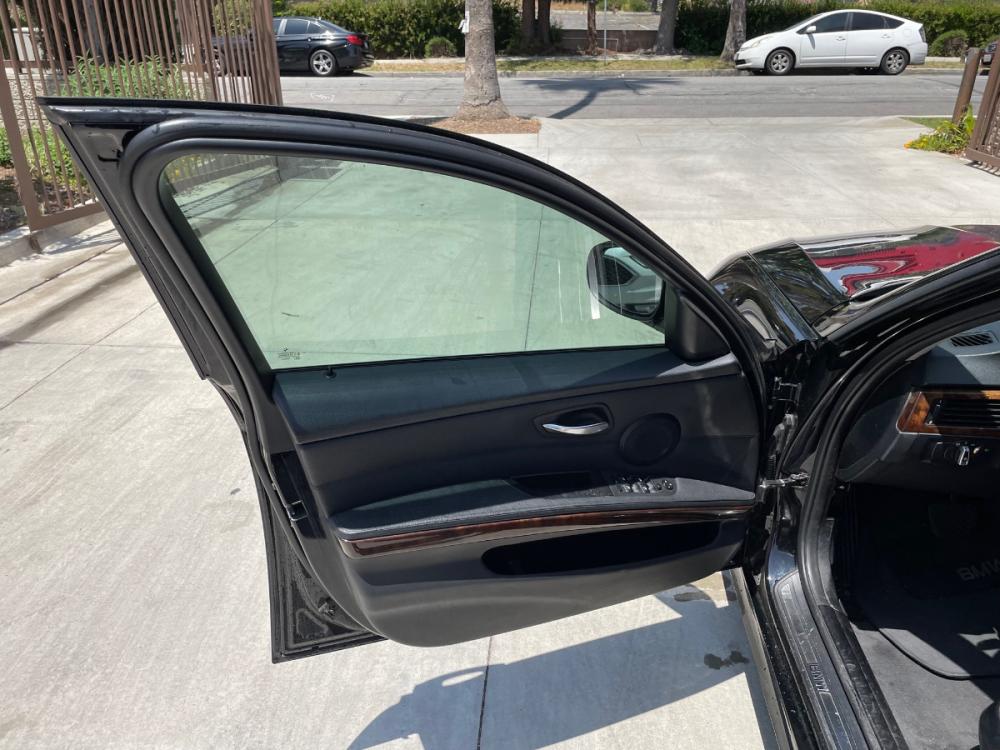 2011 /BLACK BMW 3-Series 328i SA SULEV (WBAPH5G56BN) with an 3.0L L6 DOHC 24V engine, Automatic w/Steptronic transmission, located at 30 S. Berkeley Avenue, Pasadena, CA, 91107, (626) 248-7567, 34.145447, -118.109398 - New Tires! Leather interior! looks and drives good! Bad credit? We can help! We are the bank. All our cars are thoroughly inspected and reconditioned by our technicians. FREE CARFAX report. Stop by or call to speak with our friendly staff. Whether you have bad credit, no credit, bankruptcy, or repo - Photo #9