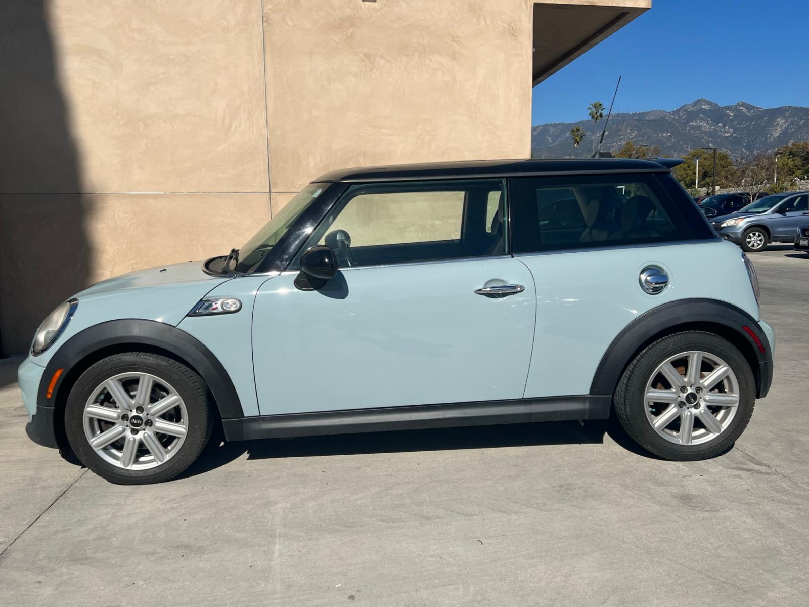 2013 /Black Mini Cooper S (WMWSV3C53DT) with an 1.6L L4 DOHC 16V TURBO engine, Automatic transmission, located at 30 S. Berkeley Avenue, Pasadena, CA, 91107, (626) 248-7567, 34.145447, -118.109398 - Leather , Alloy. MPG! Fully loaded! This looks and drives well. Looks and Drives Good! Bad credit? We can help! We are the bank. All our cars are thoroughly inspected and reconditioned by our technicians. FREE CARFAX report. Stop by or call to speak with our friendly staff. Whether you have bad cr - Photo #2