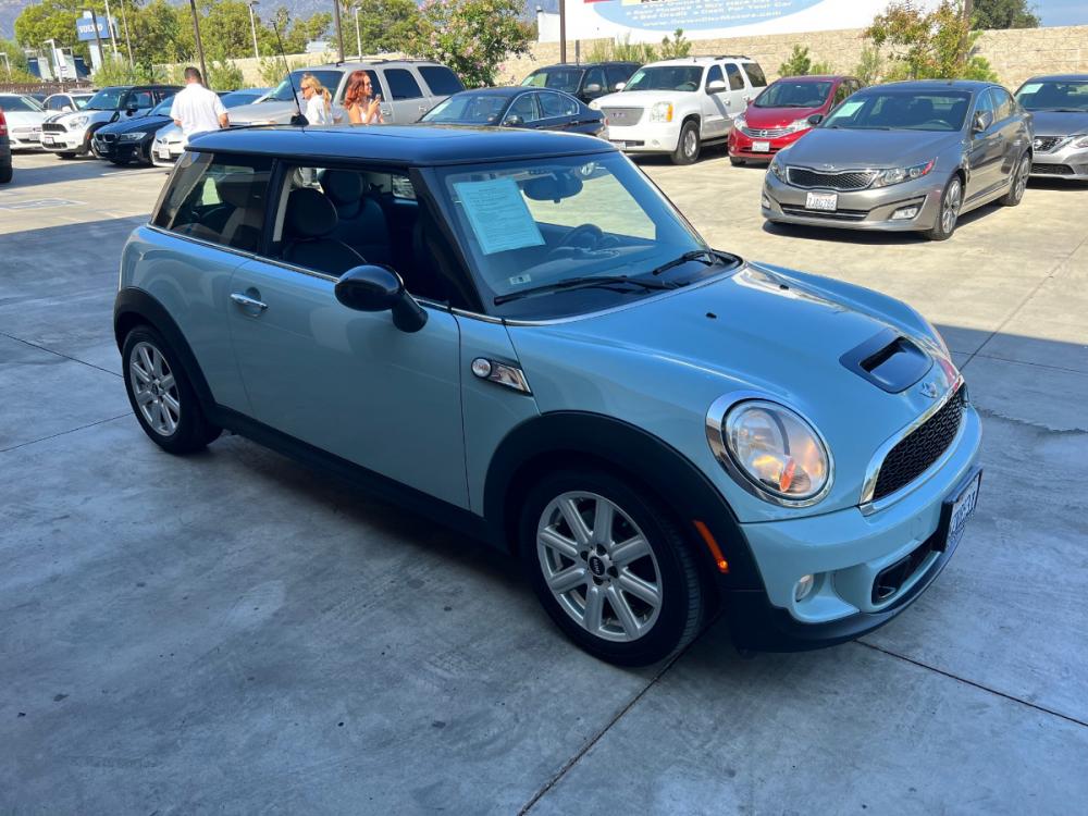 2013 /Black Mini Cooper S (WMWSV3C53DT) with an 1.6L L4 DOHC 16V TURBO engine, Automatic transmission, located at 30 S. Berkeley Avenue, Pasadena, CA, 91107, (626) 248-7567, 34.145447, -118.109398 - Photo #0