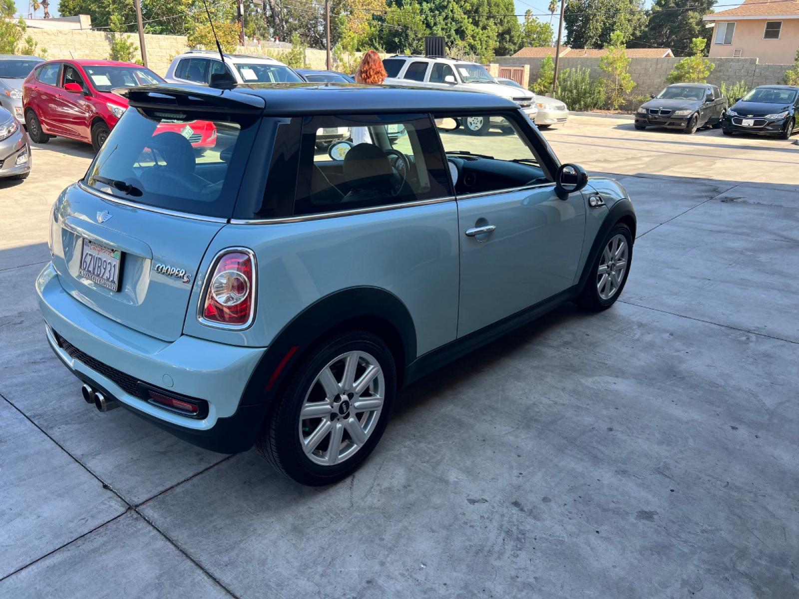 2013 /Black Mini Cooper S (WMWSV3C53DT) with an 1.6L L4 DOHC 16V TURBO engine, Automatic transmission, located at 30 S. Berkeley Avenue, Pasadena, CA, 91107, (626) 248-7567, 34.145447, -118.109398 - MPG! Fully loaded! This looks and drives well. Looks and Drives Good! Bad credit? We can help! We are the bank. All our cars are thoroughly inspected and reconditioned by our technicians. FREE CARFAX report. Stop by or call to speak with our friendly staff. Whether you have bad credit, no credit, - Photo #1