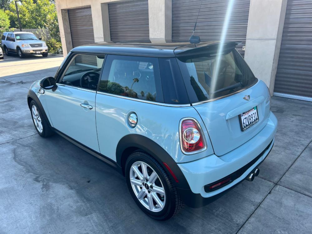 2013 /Black Mini Cooper S (WMWSV3C53DT) with an 1.6L L4 DOHC 16V TURBO engine, Automatic transmission, located at 30 S. Berkeley Avenue, Pasadena, CA, 91107, (626) 248-7567, 34.145447, -118.109398 - Photo #2