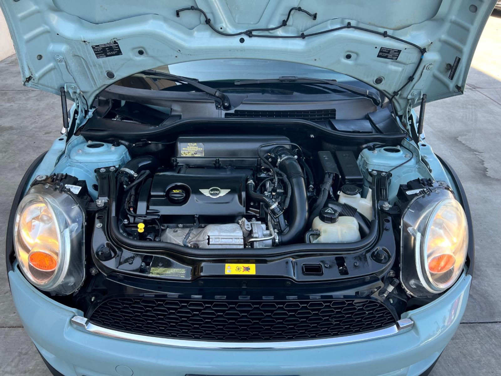2013 /Black Mini Cooper S (WMWSV3C53DT) with an 1.6L L4 DOHC 16V TURBO engine, Automatic transmission, located at 30 S. Berkeley Avenue, Pasadena, CA, 91107, (626) 248-7567, 34.145447, -118.109398 - MPG! Fully loaded! This looks and drives well. Looks and Drives Good! Bad credit? We can help! We are the bank. All our cars are thoroughly inspected and reconditioned by our technicians. FREE CARFAX report. Stop by or call to speak with our friendly staff. Whether you have bad credit, no credit, - Photo #5