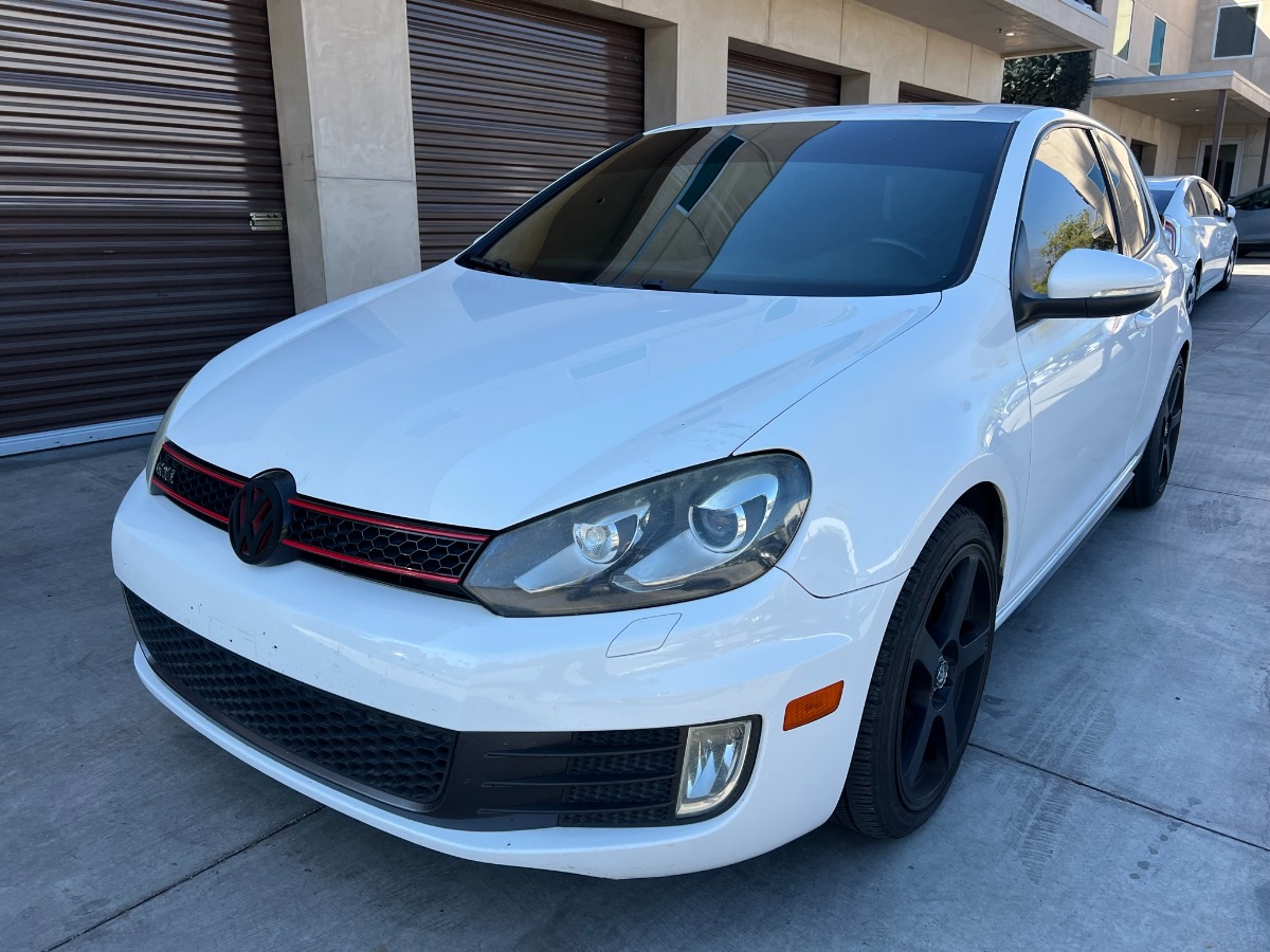 photo of 2010 Volkswagen GTI 2.0T Coupe PZEV
