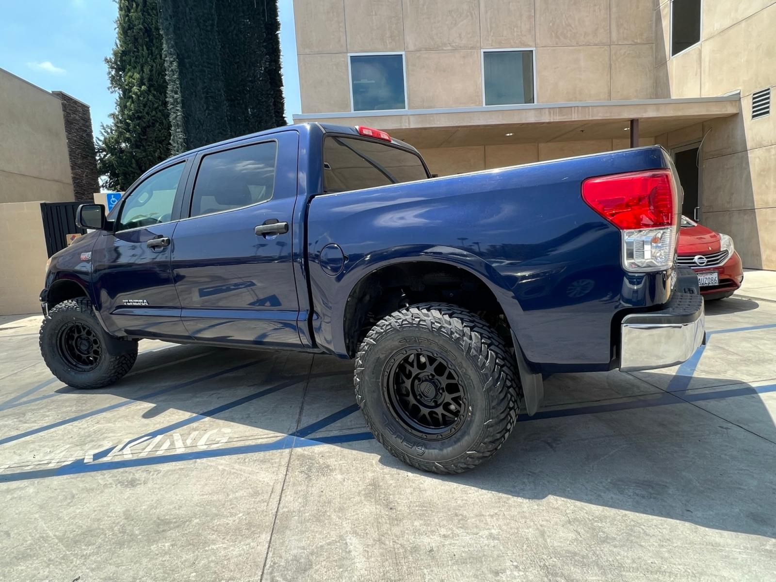 2013 BLUE Toyota Tundra Tundra-Grade CrewMax 5.7L 2WD (5TFEY5F13DX) with an 5.7L V8 DOHC 32V engine, 6-Speed Automatic Overdrive transmission, located at 30 S. Berkeley Avenue, Pasadena, CA, 91107, (626) 248-7567, 34.145447, -118.109398 - Photo #4