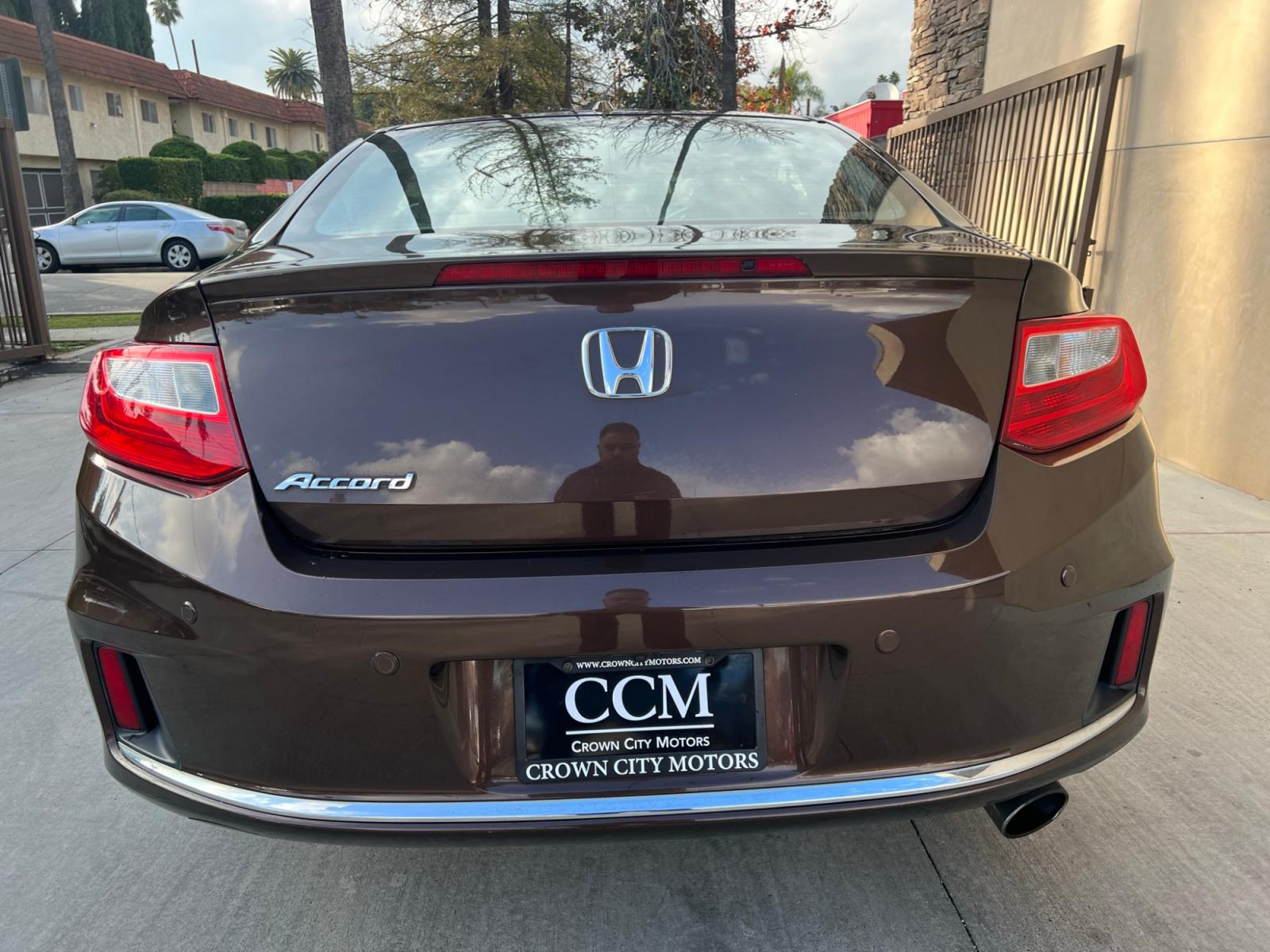 2013 Gray Honda Accord EX-L Coupe CVT (1HGCT1B82DA) with an 2.4L L4 DOHC 16V engine, Continuously Variable Transmission transmission, located at 30 S. Berkeley Avenue, Pasadena, CA, 91107, (626) 248-7567, 34.145447, -118.109398 - Leather seats!Moon Roof!Navigation! This 2013 Honda Accord EX-L Coupe Drives Well Crown City Motors is a used “Buy Here Pay Here” car dealer in Pasadena CA. “Buy Here Pay Here” financing, means that when you purchase your vehicle from our dealership, that you make the payments to the - Photo #3