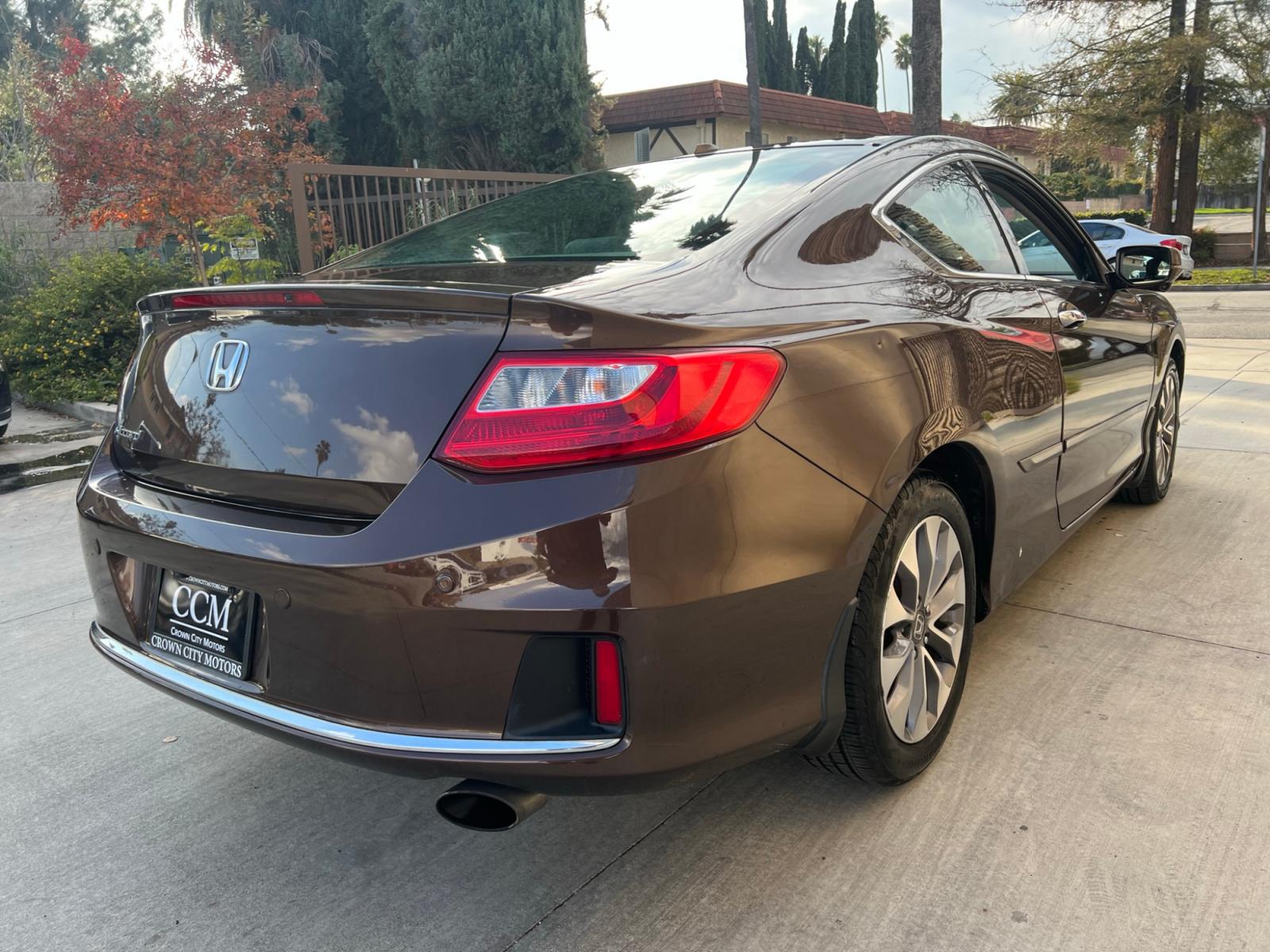 2013 Gray Honda Accord EX-L Coupe CVT (1HGCT1B82DA) with an 2.4L L4 DOHC 16V engine, Continuously Variable Transmission transmission, located at 30 S. Berkeley Avenue, Pasadena, CA, 91107, (626) 248-7567, 34.145447, -118.109398 - Leather seats!Moon Roof!Navigation! This 2013 Honda Accord EX-L Coupe Drives Well Crown City Motors is a used “Buy Here Pay Here” car dealer in Pasadena CA. “Buy Here Pay Here” financing, means that when you purchase your vehicle from our dealership, that you make the payments to the - Photo #4