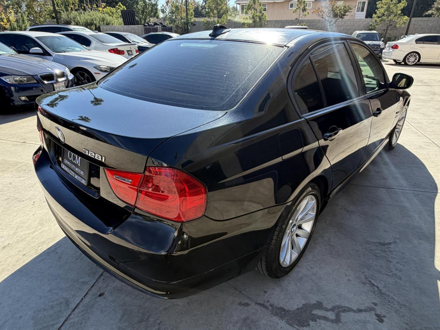 2011 BLACK /Peanut Interior BMW 3-Series 328i xDrive SA (WBAPK5G56BN) with an 3.0L L6 DOHC 24V engine, automatic transmission, located at 30 S. Berkeley Avenue, Pasadena, CA, 91107, (626) 248-7567, 34.145447, -118.109398 - Leather! Moon-roof! Premium Wheels! This 2011 BMW 3-Series 328i xDrive SA looks and drives well. Crown City Motors is a used “Buy Here Pay Here” car dealer in Pasadena CA. “Buy Here Pay Here” financing, means that when you purchase your vehicle from our dealership, that you make the payment - Photo#7