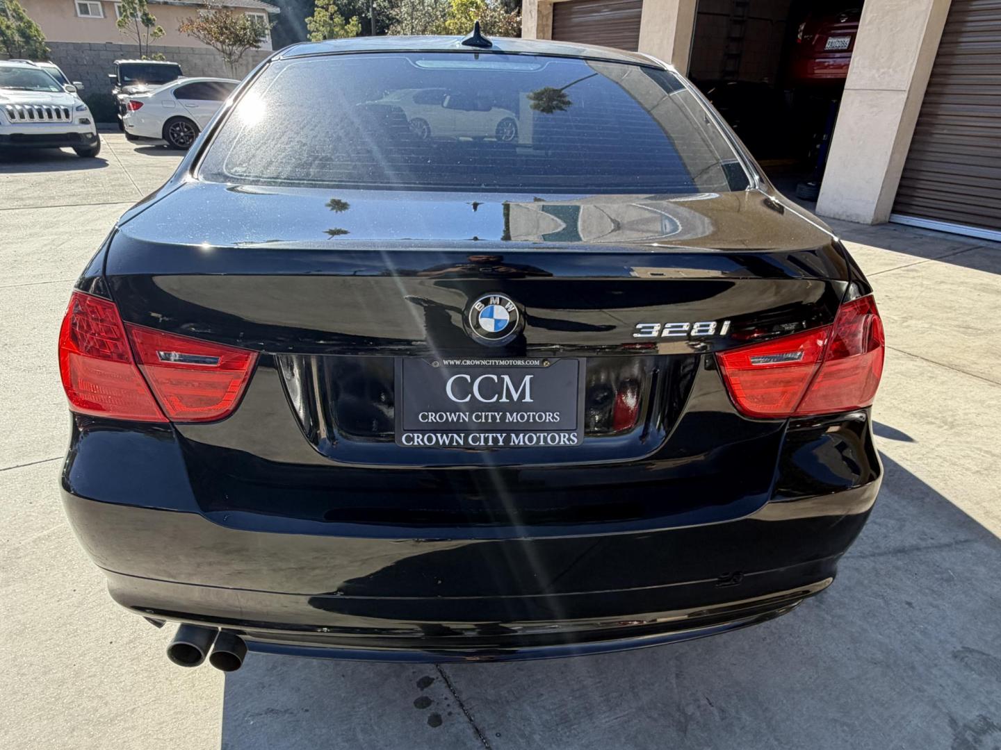 2011 BLACK /Peanut Interior BMW 3-Series 328i xDrive SA (WBAPK5G56BN) with an 3.0L L6 DOHC 24V engine, automatic transmission, located at 30 S. Berkeley Avenue, Pasadena, CA, 91107, (626) 248-7567, 34.145447, -118.109398 - Leather! Moon-roof! Premium Wheels! This 2011 BMW 3-Series 328i xDrive SA looks and drives well. Crown City Motors is a used “Buy Here Pay Here” car dealer in Pasadena CA. “Buy Here Pay Here” financing, means that when you purchase your vehicle from our dealership, that you make the payment - Photo#8