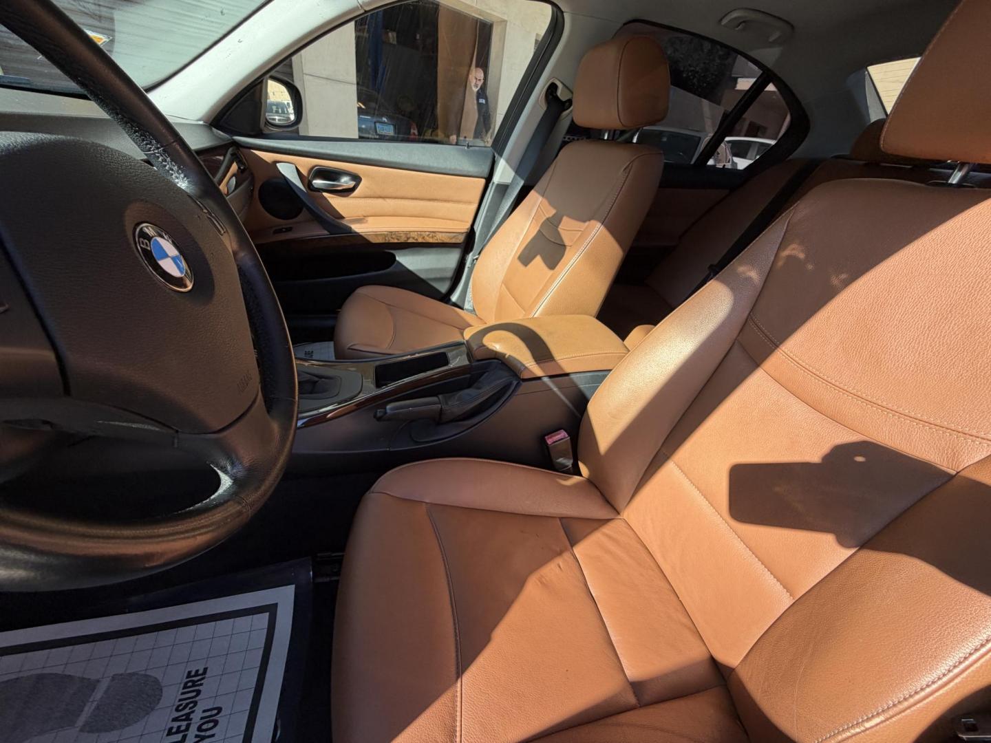2011 BLACK /Peanut Interior BMW 3-Series 328i xDrive SA (WBAPK5G56BN) with an 3.0L L6 DOHC 24V engine, automatic transmission, located at 30 S. Berkeley Avenue, Pasadena, CA, 91107, (626) 248-7567, 34.145447, -118.109398 - Leather! Moon-roof! Premium Wheels! This 2011 BMW 3-Series 328i xDrive SA looks and drives well. Crown City Motors is a used “Buy Here Pay Here” car dealer in Pasadena CA. “Buy Here Pay Here” financing, means that when you purchase your vehicle from our dealership, that you make the payment - Photo#10