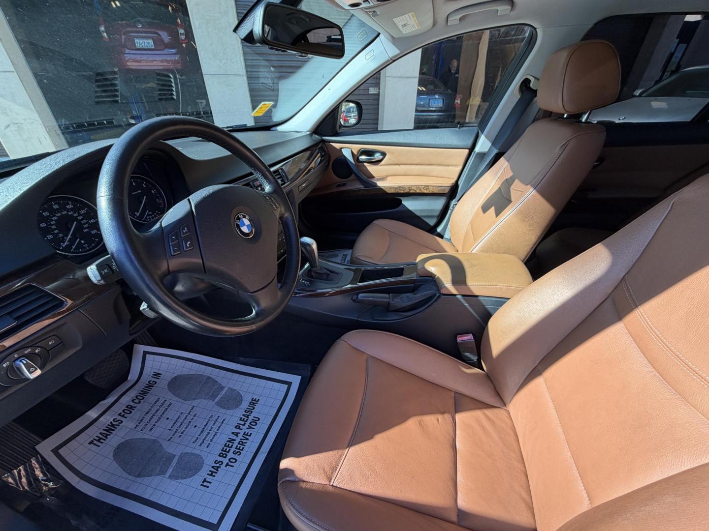 2011 BLACK /Peanut Interior BMW 3-Series 328i xDrive SA (WBAPK5G56BN) with an 3.0L L6 DOHC 24V engine, automatic transmission, located at 30 S. Berkeley Avenue, Pasadena, CA, 91107, (626) 248-7567, 34.145447, -118.109398 - Leather! Moon-roof! Premium Wheels! This 2011 BMW 3-Series 328i xDrive SA looks and drives well. Crown City Motors is a used “Buy Here Pay Here” car dealer in Pasadena CA. “Buy Here Pay Here” financing, means that when you purchase your vehicle from our dealership, that you make the payment - Photo#11