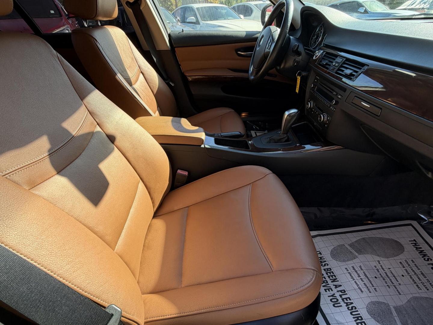2011 BLACK /Peanut Interior BMW 3-Series 328i xDrive SA (WBAPK5G56BN) with an 3.0L L6 DOHC 24V engine, automatic transmission, located at 30 S. Berkeley Avenue, Pasadena, CA, 91107, (626) 248-7567, 34.145447, -118.109398 - Leather! Moon-roof! Premium Wheels! This 2011 BMW 3-Series 328i xDrive SA looks and drives well. Crown City Motors is a used “Buy Here Pay Here” car dealer in Pasadena CA. “Buy Here Pay Here” financing, means that when you purchase your vehicle from our dealership, that you make the payment - Photo#18