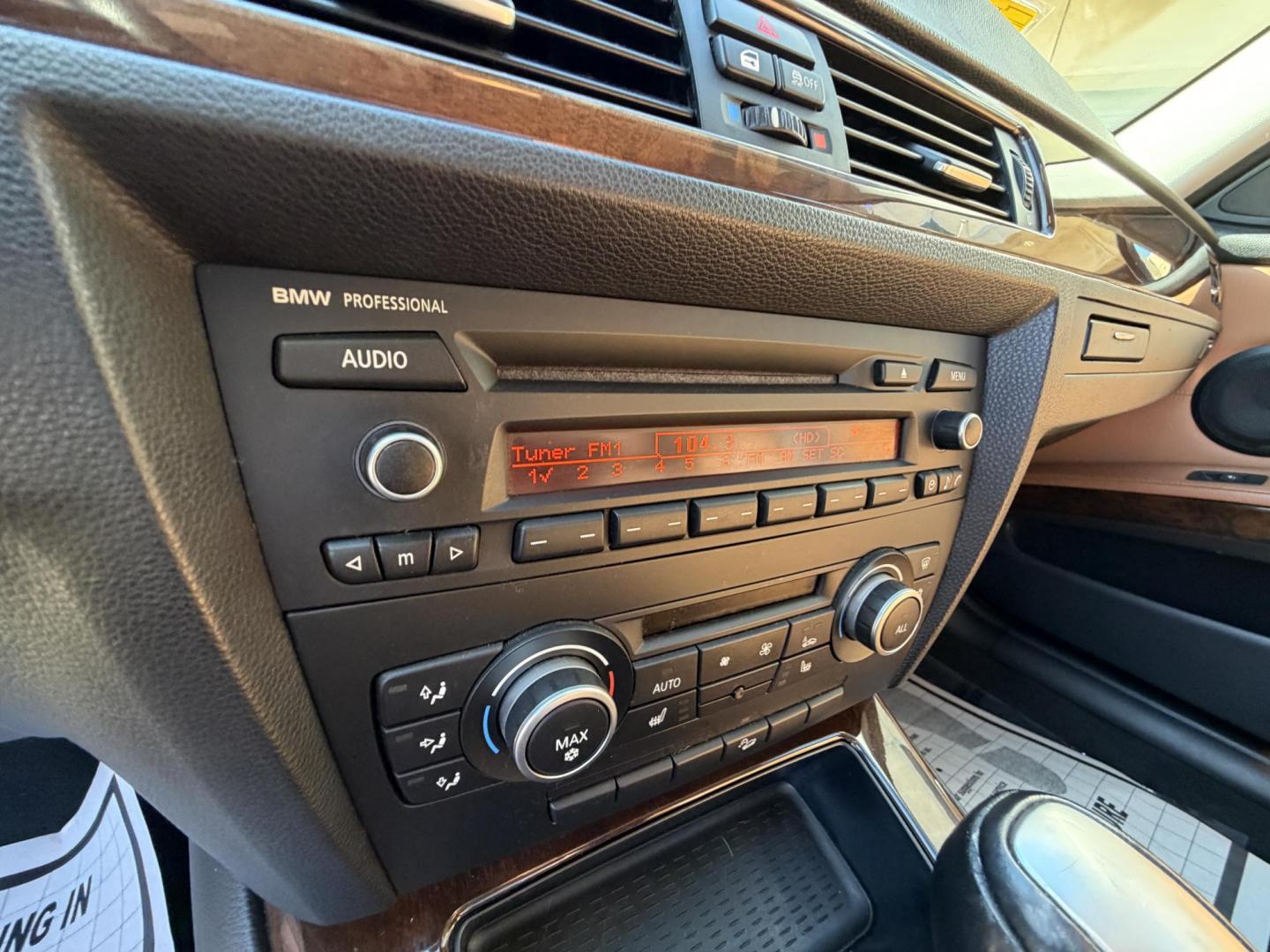 2011 BLACK /Peanut Interior BMW 3-Series 328i xDrive SA (WBAPK5G56BN) with an 3.0L L6 DOHC 24V engine, automatic transmission, located at 30 S. Berkeley Avenue, Pasadena, CA, 91107, (626) 248-7567, 34.145447, -118.109398 - Leather! Moon-roof! Premium Wheels! This 2011 BMW 3-Series 328i xDrive SA looks and drives well. Crown City Motors is a used “Buy Here Pay Here” car dealer in Pasadena CA. “Buy Here Pay Here” financing, means that when you purchase your vehicle from our dealership, that you make the payment - Photo#20