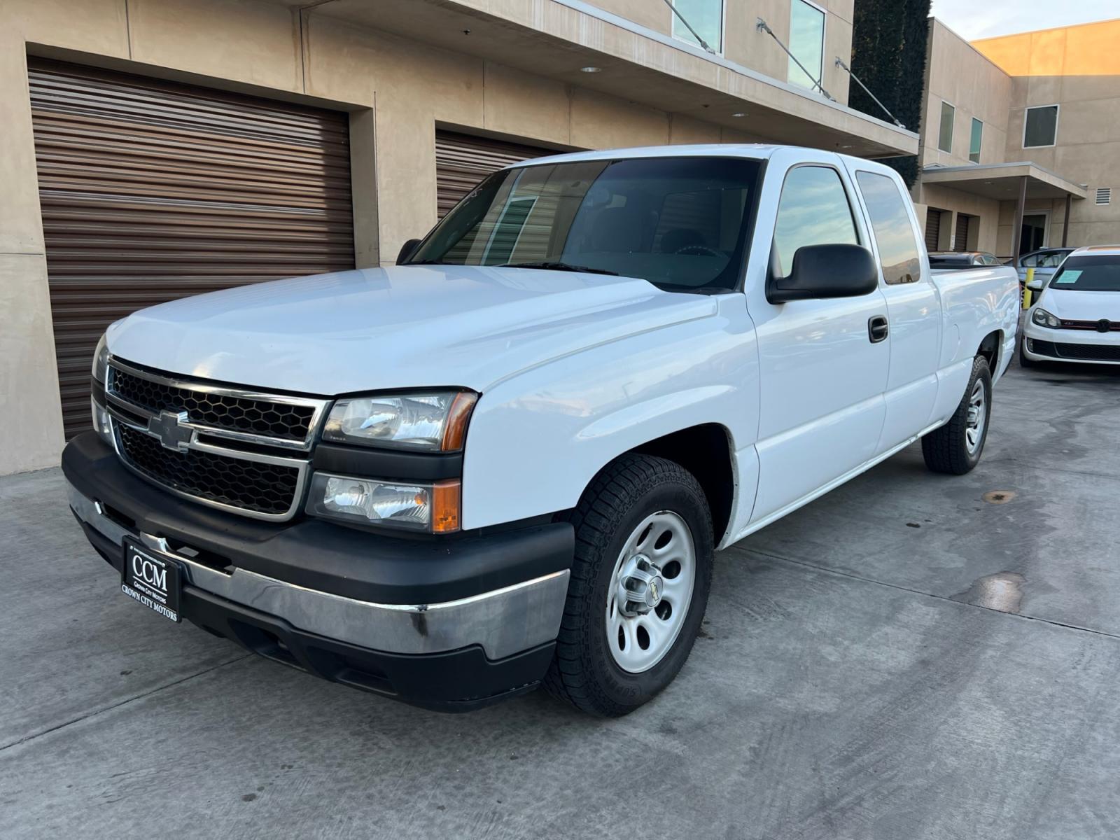 2006 White Chevrolet Silverado 1500 LS Ext. Cab 2WD (1GCEC19V66Z) with an 4.8L V8 OHV 16V engine, 4-Speed Automatic Overdrive transmission, located at 30 S. Berkeley Avenue, Pasadena, CA, 91107, (626) 248-7567, 34.145447, -118.109398 - Super Clean!! Good Value! This looks and drives well. Bad credit? We can help! We are the bank. - Photo #0