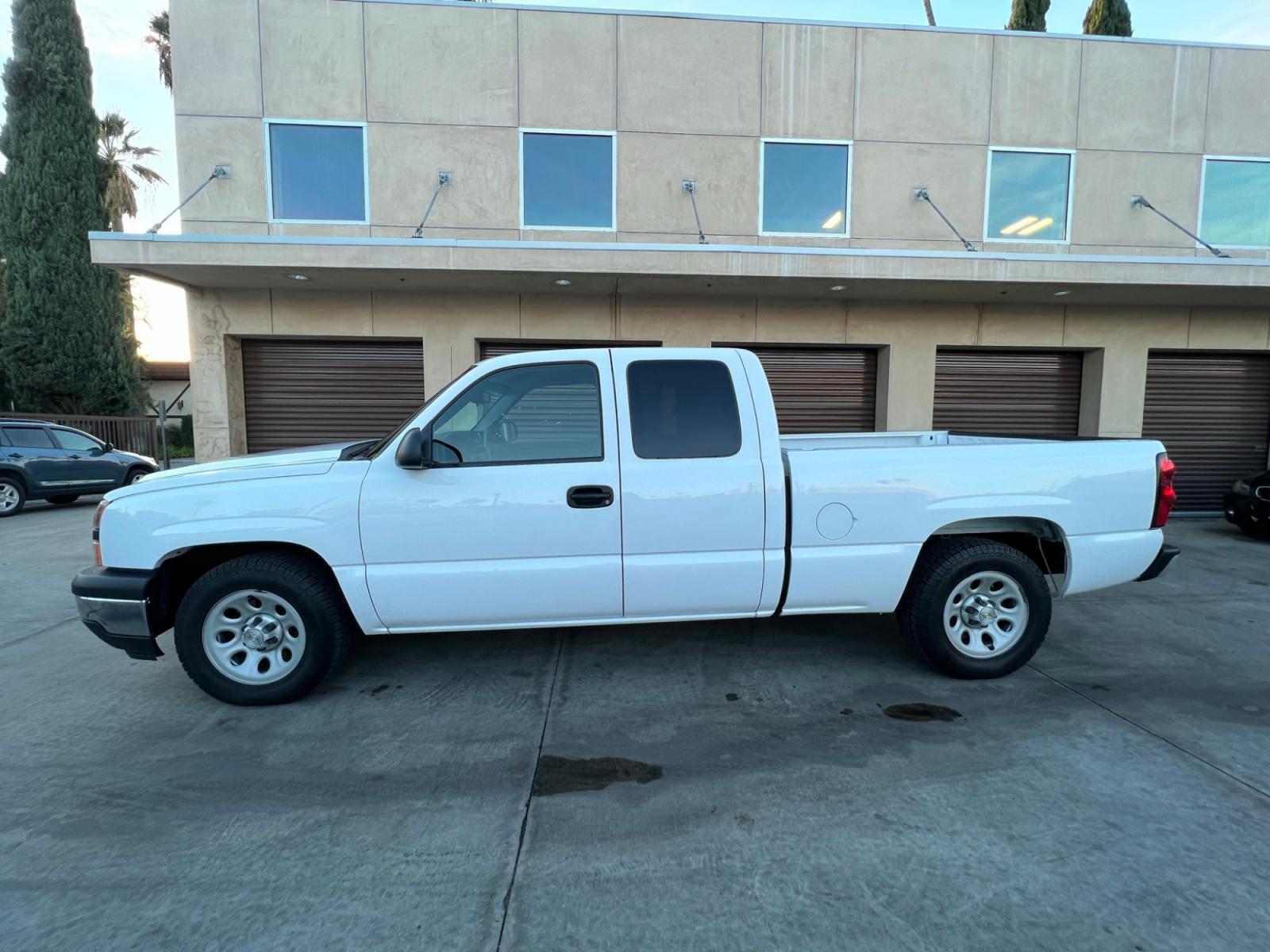 2006 White Chevrolet Silverado 1500 LS Ext. Cab 2WD (1GCEC19V66Z) with an 4.8L V8 OHV 16V engine, 4-Speed Automatic Overdrive transmission, located at 30 S. Berkeley Avenue, Pasadena, CA, 91107, (626) 248-7567, 34.145447, -118.109398 - Super Clean!! Good Value! This looks and drives well. Bad credit? We can help! We are the bank. - Photo #1