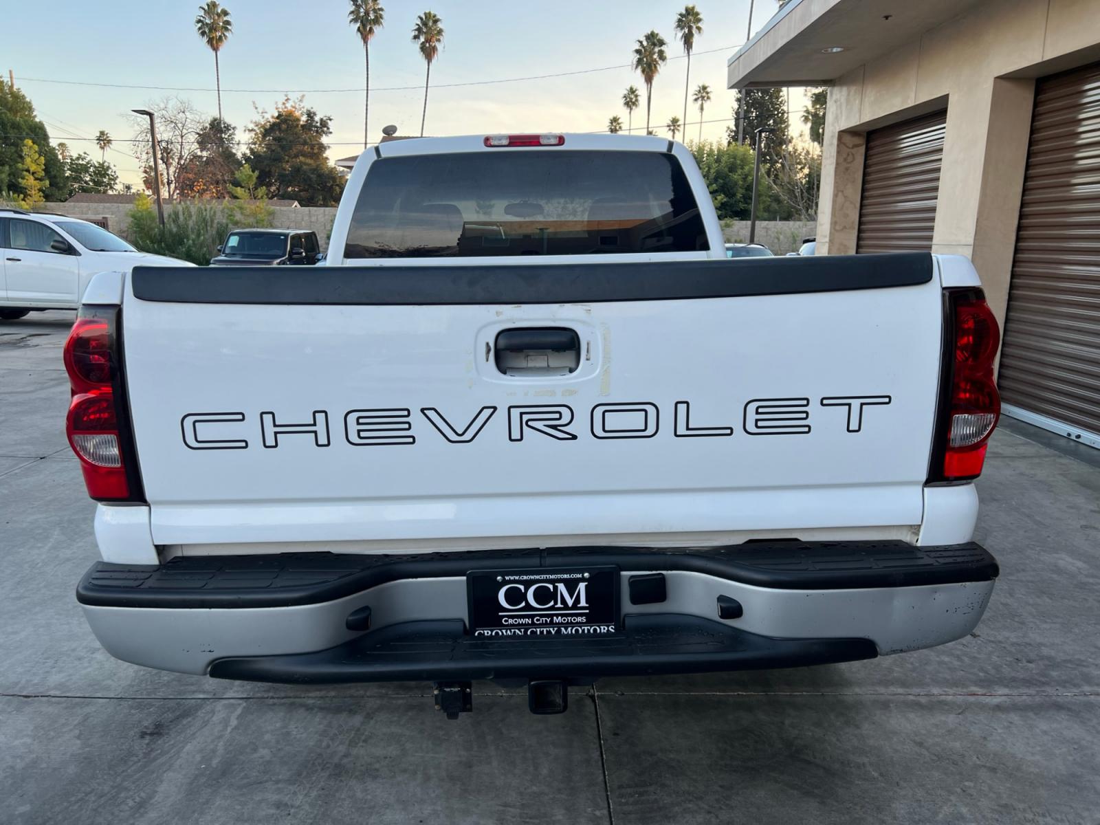 2006 White Chevrolet Silverado 1500 LS Ext. Cab 2WD (1GCEC19V66Z) with an 4.8L V8 OHV 16V engine, 4-Speed Automatic Overdrive transmission, located at 30 S. Berkeley Avenue, Pasadena, CA, 91107, (626) 248-7567, 34.145447, -118.109398 - Super Clean!! Good Value! This looks and drives well. Bad credit? We can help! We are the bank. - Photo #3