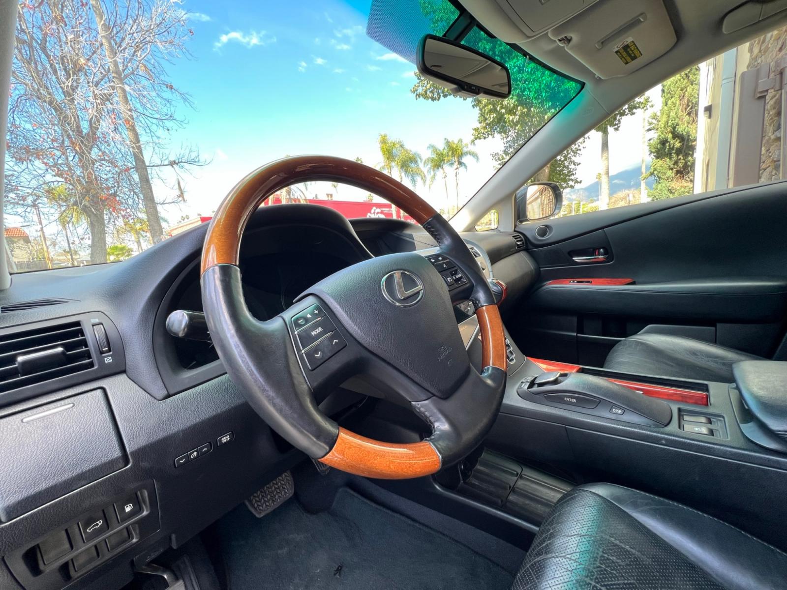 2011 /Black Lexus RX 350 FWD (2T2ZK1BA7BC) with an 3.5L V6 DOHC 24V engine, 5-Speed Automatic transmission, located at 30 S. Berkeley Avenue, Pasadena, CA, 91107, (626) 248-7567, 34.145447, -118.109398 - Leather! Navigation! Back-up Camera! This 2011 Lexus RX 350 FWD looks and drives well. Bad Credit? We can help! We are the bank. All our cars are thoroughly inspected and reconditioned by our technicians. FREE CARFAX report. Stop by or call to speak with our friendly staff. Whether you have bad cr - Photo #8