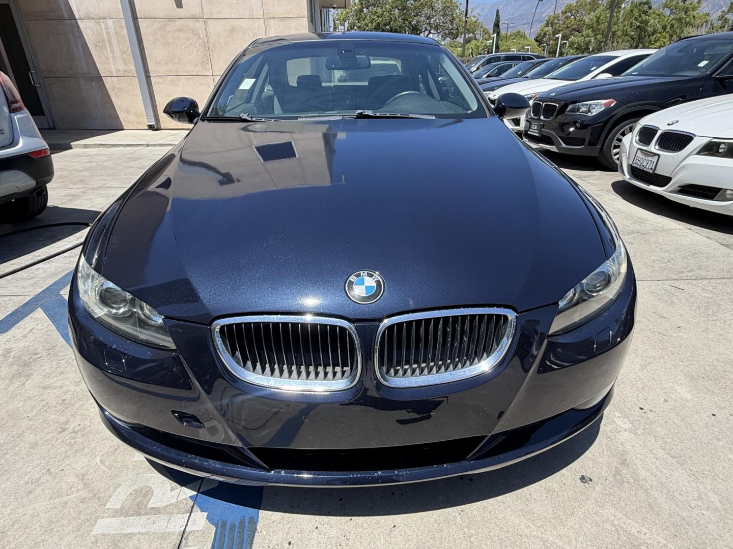 2009 BLACK /Gray BMW 3-Series 328xi Coupe (WBAWC33539P) with an 3.0L L6 DOHC 24V engine, Automatic transmission, located at 30 S. Berkeley Avenue, Pasadena, CA, 91107, (626) 248-7567, 34.145447, -118.109398 - Low Miles!! Leather Seats!!! X-DRIVE!! This 2009 BMW 3-Series 328xi Coupe looks and drives well. Bad Credit? We can help! We are the bank. All our cars are thoroughly inspected and reconditioned by our technicians. FREE CARFAX report. Stop by or call to speak with our friendly staff. Whether you h- Photo#5