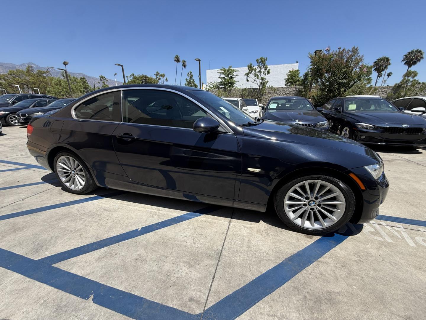 2009 BLACK /Gray BMW 3-Series 328xi Coupe (WBAWC33539P) with an 3.0L L6 DOHC 24V engine, Automatic transmission, located at 30 S. Berkeley Avenue, Pasadena, CA, 91107, (626) 248-7567, 34.145447, -118.109398 - Low Miles!! Leather Seats!!! X-DRIVE!! This 2009 BMW 3-Series 328xi Coupe looks and drives well. Bad Credit? We can help! We are the bank. All our cars are thoroughly inspected and reconditioned by our technicians. FREE CARFAX report. Stop by or call to speak with our friendly staff. Whether you h- Photo#7