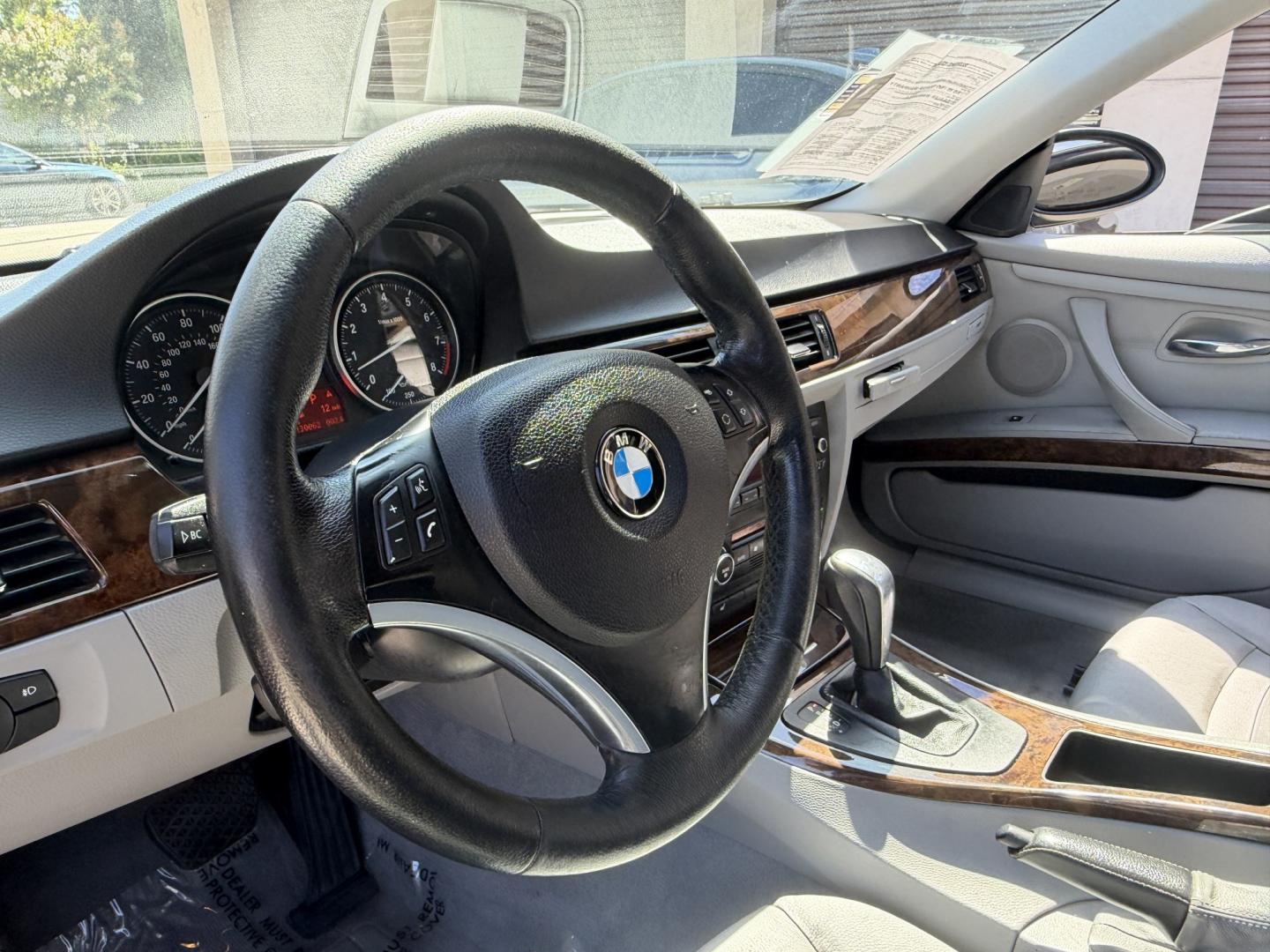 2009 BLACK /Gray BMW 3-Series 328xi Coupe (WBAWC33539P) with an 3.0L L6 DOHC 24V engine, Automatic transmission, located at 30 S. Berkeley Avenue, Pasadena, CA, 91107, (626) 248-7567, 34.145447, -118.109398 - Low Miles!! Leather Seats!!! X-DRIVE!! This 2009 BMW 3-Series 328xi Coupe looks and drives well. Bad Credit? We can help! We are the bank. All our cars are thoroughly inspected and reconditioned by our technicians. FREE CARFAX report. Stop by or call to speak with our friendly staff. Whether you h- Photo#15