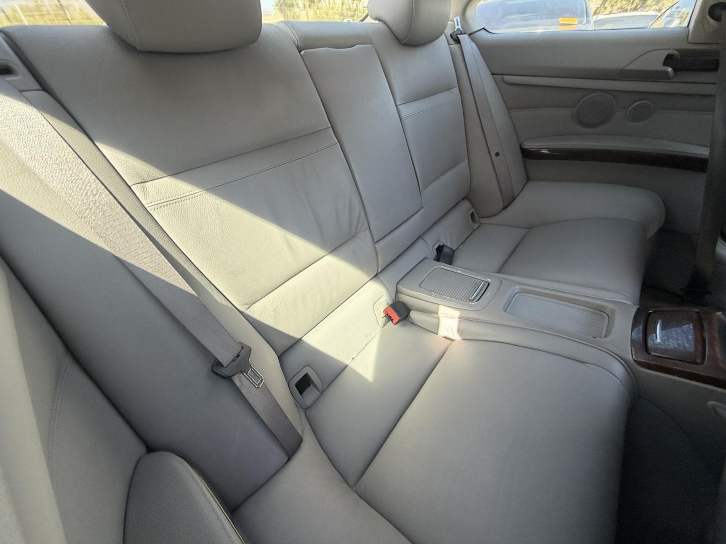 2009 BLACK /Gray BMW 3-Series 328xi Coupe (WBAWC33539P) with an 3.0L L6 DOHC 24V engine, Automatic transmission, located at 30 S. Berkeley Avenue, Pasadena, CA, 91107, (626) 248-7567, 34.145447, -118.109398 - Low Miles!! Leather Seats!!! X-DRIVE!! This 2009 BMW 3-Series 328xi Coupe looks and drives well. Bad Credit? We can help! We are the bank. All our cars are thoroughly inspected and reconditioned by our technicians. FREE CARFAX report. Stop by or call to speak with our friendly staff. Whether you h- Photo#21