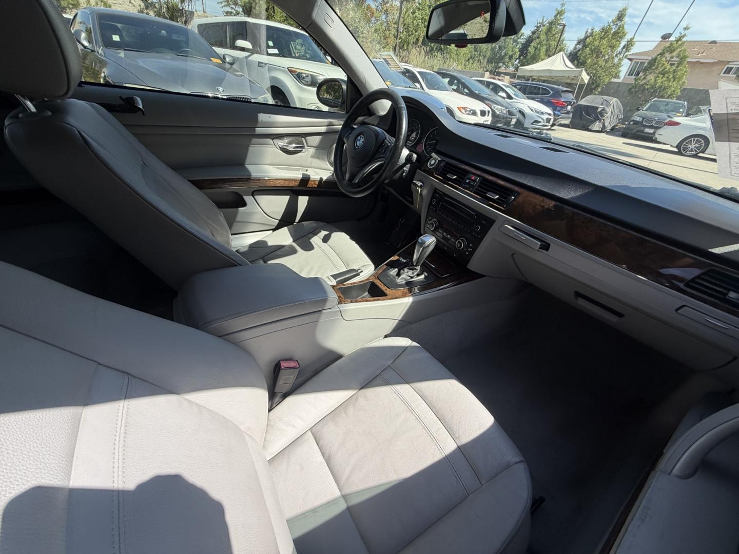 2009 BLACK /Gray BMW 3-Series 328xi Coupe (WBAWC33539P) with an 3.0L L6 DOHC 24V engine, Automatic transmission, located at 30 S. Berkeley Avenue, Pasadena, CA, 91107, (626) 248-7567, 34.145447, -118.109398 - Low Miles!! Leather Seats!!! X-DRIVE!! This 2009 BMW 3-Series 328xi Coupe looks and drives well. Bad Credit? We can help! We are the bank. All our cars are thoroughly inspected and reconditioned by our technicians. FREE CARFAX report. Stop by or call to speak with our friendly staff. Whether you h- Photo#22