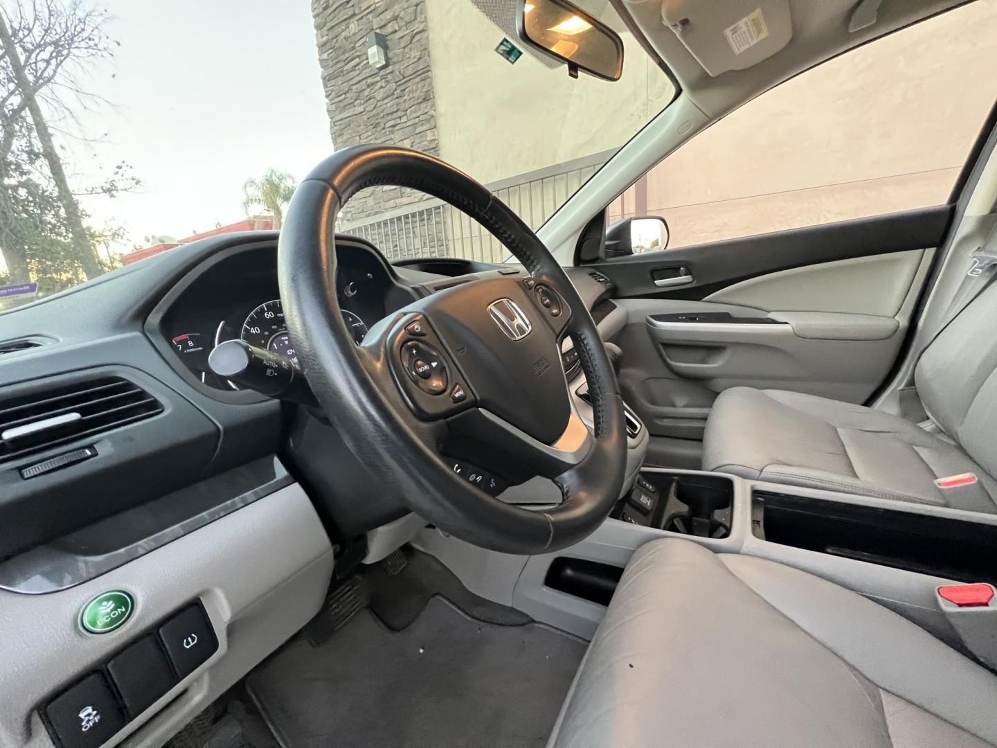 2015 BLUE /GRAY Honda CR-V EX-L 2WD (2HKRM3H70FH) with an 2.4L L4 DOHC 16V engine, Continuously Variable Transmission transmission, located at 30 S. Berkeley Avenue, Pasadena, CA, 91107, (626) 248-7567, 34.145447, -118.109398 - 2015 Honda CR-V EX-L – Blue Exterior | Gray Interior | Reliable SUV with Easy In-House Financing Take home this clean and dependable 2015 Honda CR-V EX-L, finished in a beautiful Blue exterior with a Gray leather interior. Known for its reliability, comfort, and resale value, the CR-V is one of - Photo#11