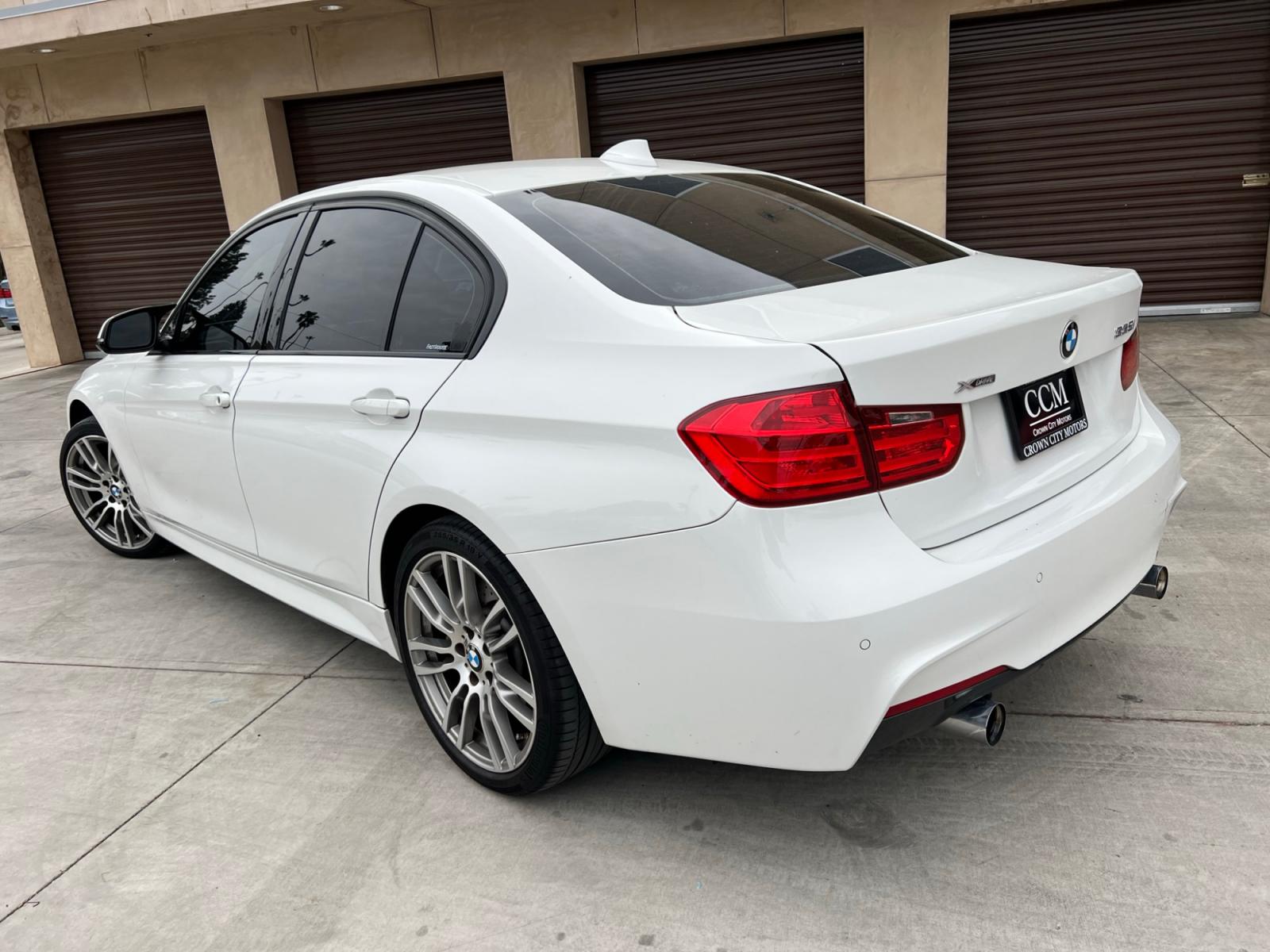 2015 White /Black BMW 3-Series 335i xDrive Sedan (WBA3B9G54FN) with an 3.0L L6 DOHC 24V engine, 8-Speed Automatic transmission, located at 30 S. Berkeley Avenue, Pasadena, CA, 91107, (626) 248-7567, 34.145447, -118.109398 - Navigation!! X-Drive!! Sport Package! Premium Wheels!! Moon-Roof!! This 2015 BMW 3-Series 335i xDrive Sedan looks and drives well. - Photo #5