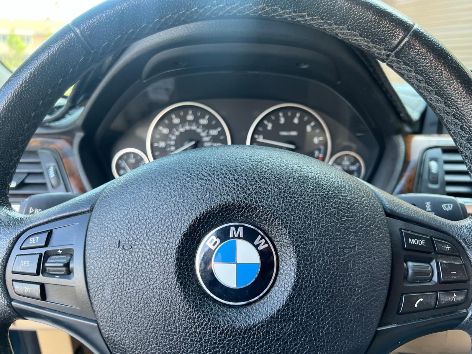 2014 BLUE /BEIGE BMW 3-Series 320i Sedan (WBA3B1G55EN) with an 2.0L L4 DOHC 16V engine, AUTOMATIC transmission, located at 30 S. Berkeley Avenue, Pasadena, CA, 91107, (626) 248-7567, 34.145447, -118.109398 - Crown City Motors is a used “Buy Here Pay Here” car dealer in Pasadena CA. “Buy Here Pay Here” financing, means that when you purchase your vehicle from our dealership, that you make the payments to the dealership as well. We do not need the banks approval to get you approved for a used auto - Photo #8