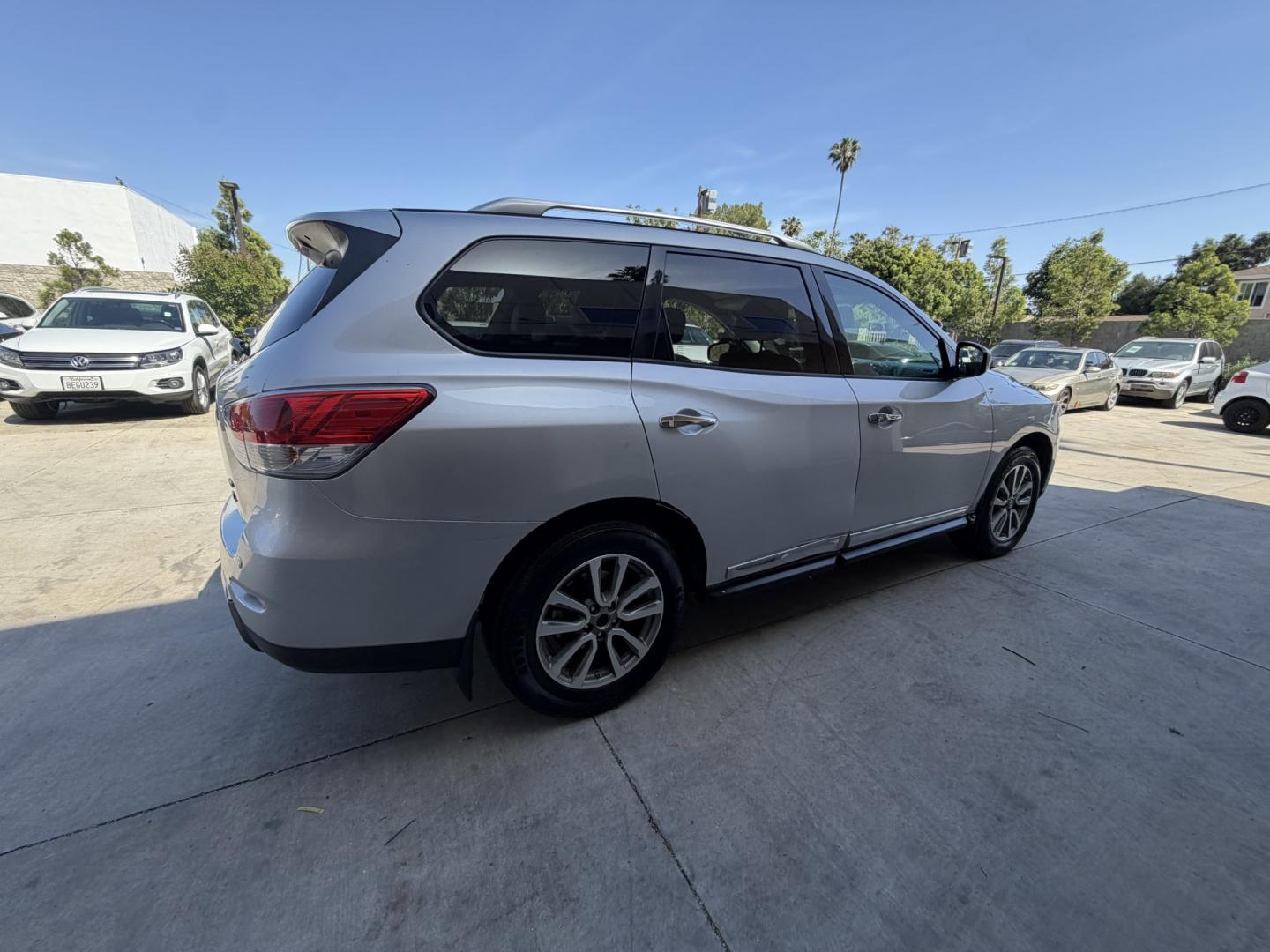 2015 Silver Nissan Pathfinder (5N1AR2MM6FC) , AUTOMATIC transmission, located at 30 S. Berkeley Avenue, Pasadena, CA, 91107, (626) 248-7567, 34.145447, -118.109398 - Crown City Motors is a used “Buy Here Pay Here” car dealer in Pasadena CA. “Buy Here Pay Here” financing, means that when you purchase your vehicle from our dealership, that you make the payments to the dealership as well. We do not need the banks approval to get you approved for a used auto - Photo#7