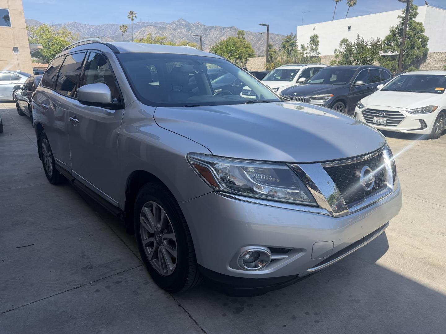 2015 Silver Nissan Pathfinder (5N1AR2MM6FC) , AUTOMATIC transmission, located at 30 S. Berkeley Avenue, Pasadena, CA, 91107, (626) 248-7567, 34.145447, -118.109398 - Crown City Motors is a used “Buy Here Pay Here” car dealer in Pasadena CA. “Buy Here Pay Here” financing, means that when you purchase your vehicle from our dealership, that you make the payments to the dealership as well. We do not need the banks approval to get you approved for a used auto - Photo#4