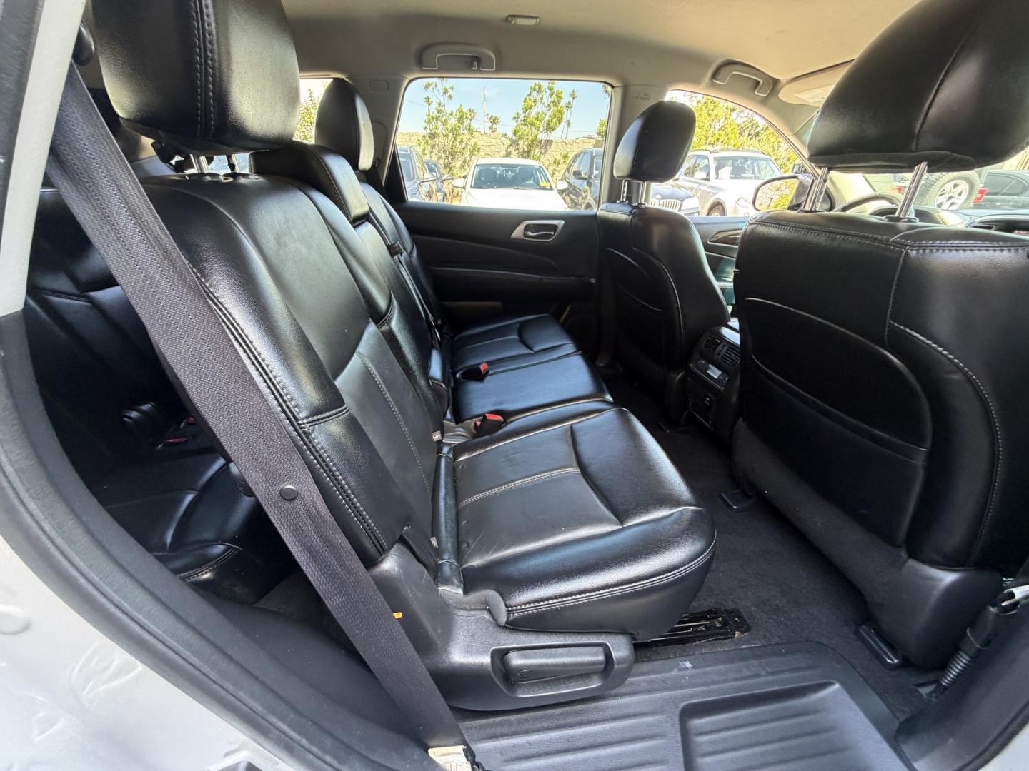 2015 Silver Nissan Pathfinder (5N1AR2MM6FC) , AUTOMATIC transmission, located at 30 S. Berkeley Avenue, Pasadena, CA, 91107, (626) 248-7567, 34.145447, -118.109398 - Crown City Motors is a used “Buy Here Pay Here” car dealer in Pasadena CA. “Buy Here Pay Here” financing, means that when you purchase your vehicle from our dealership, that you make the payments to the dealership as well. We do not need the banks approval to get you approved for a used auto - Photo#17